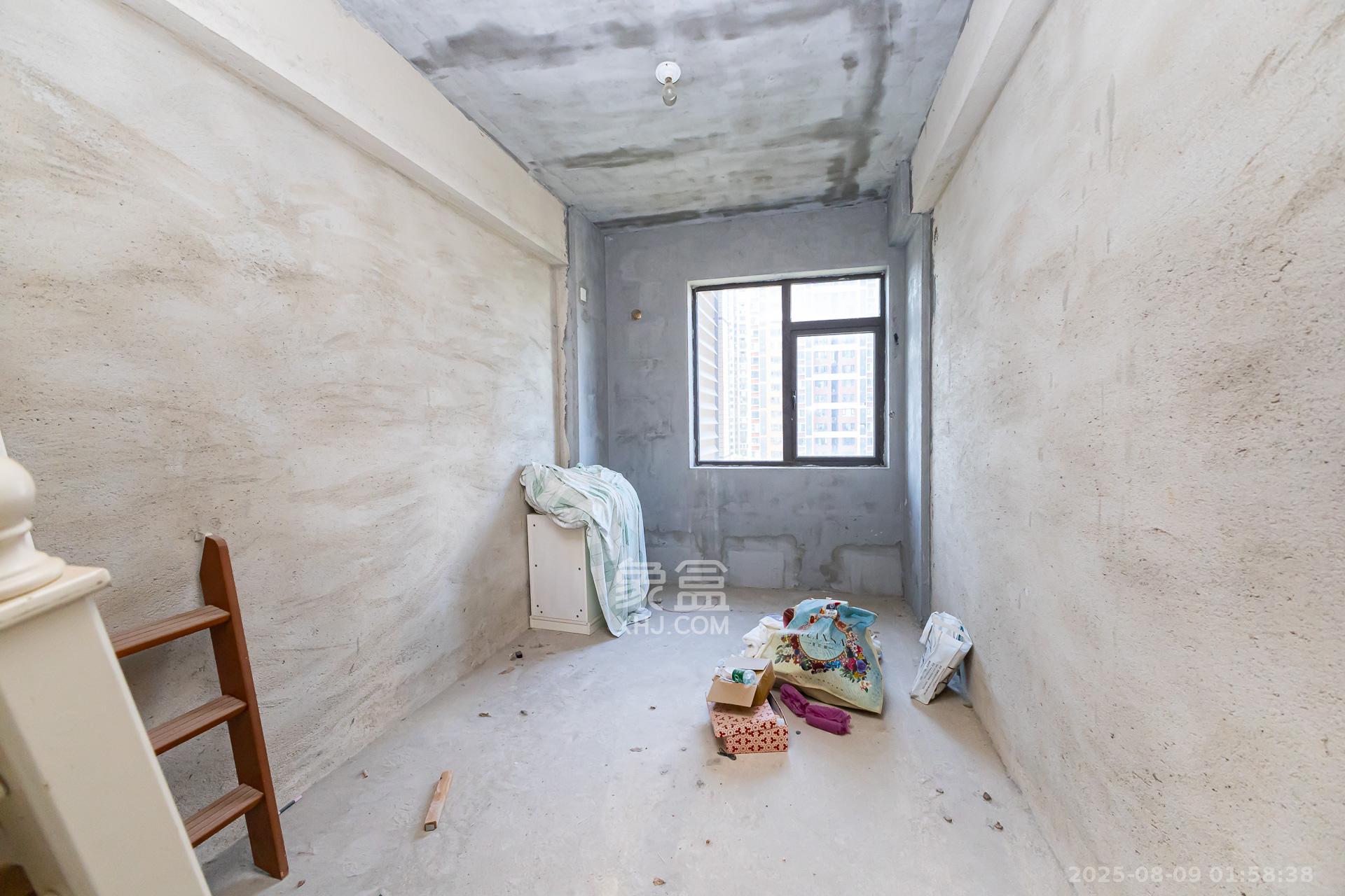 乾源国际 4室2厅2卫 75.0万 乾源国际 4室2厅2卫 75.0万卧室