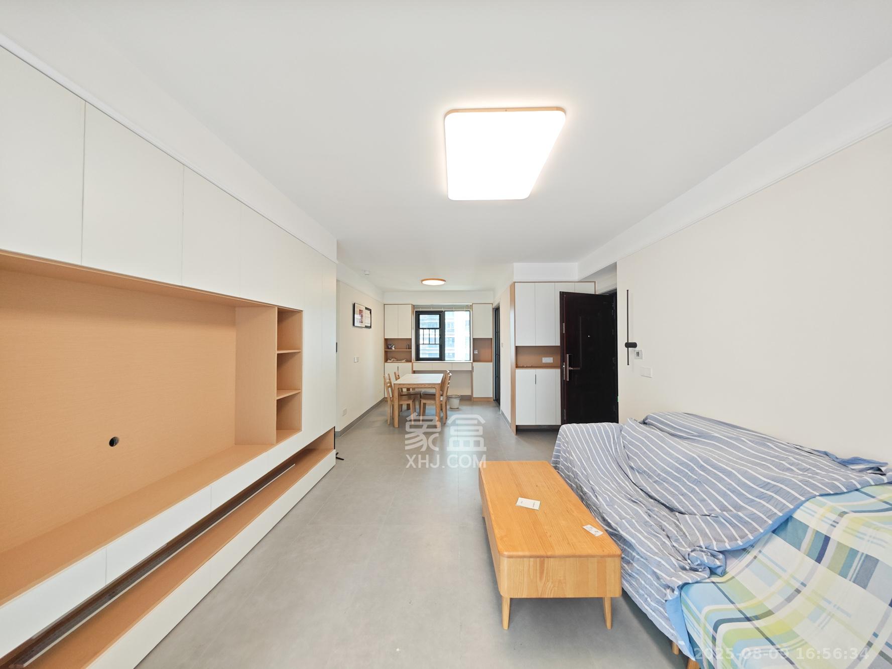 融创会展上东区  3室2厅2卫    102.0万客厅