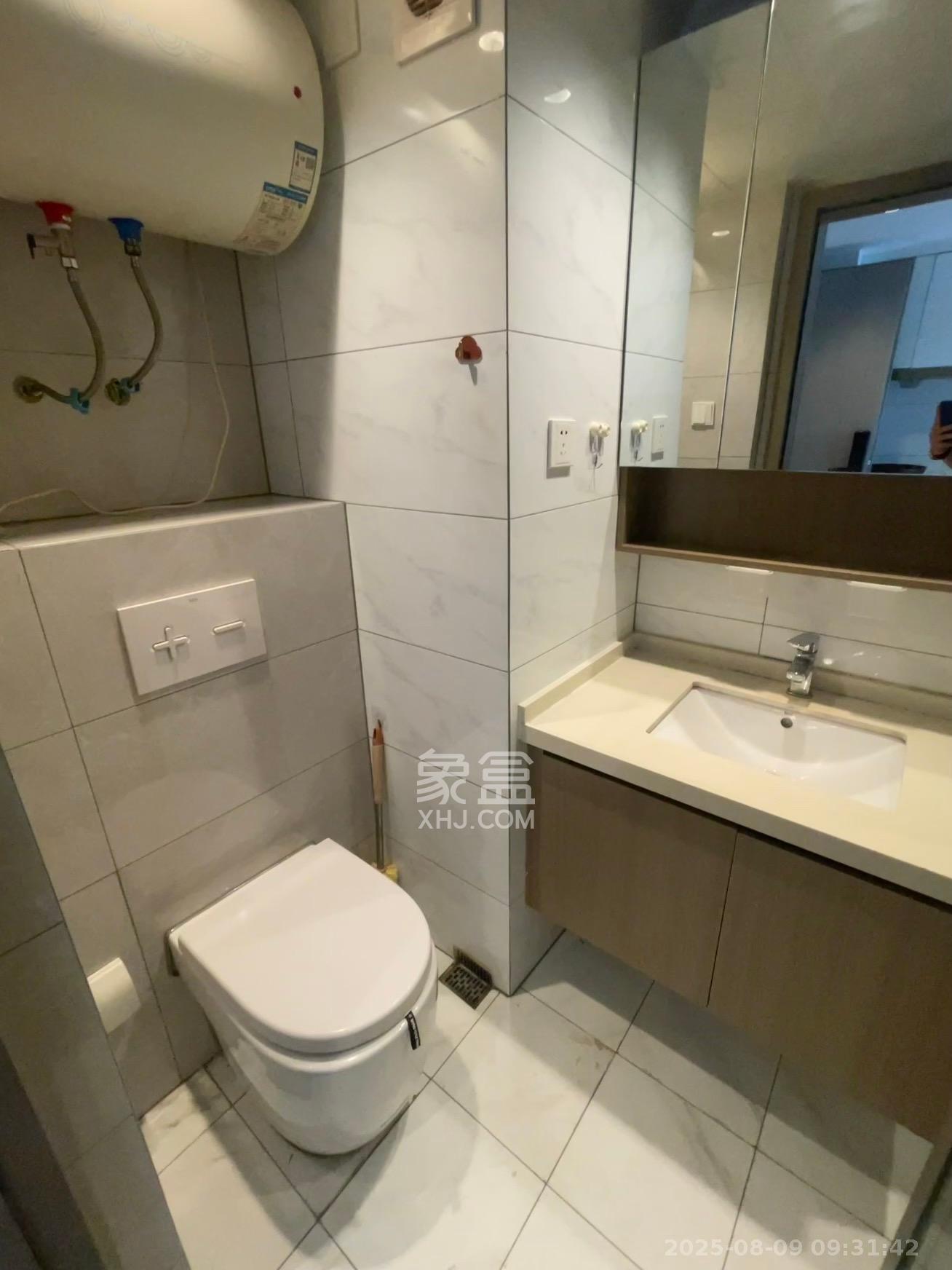 藏珑湖上公馆 1室1厅1卫 2400.0元/月 藏珑湖上公馆 1室1厅1卫 2400.0元/月室内图