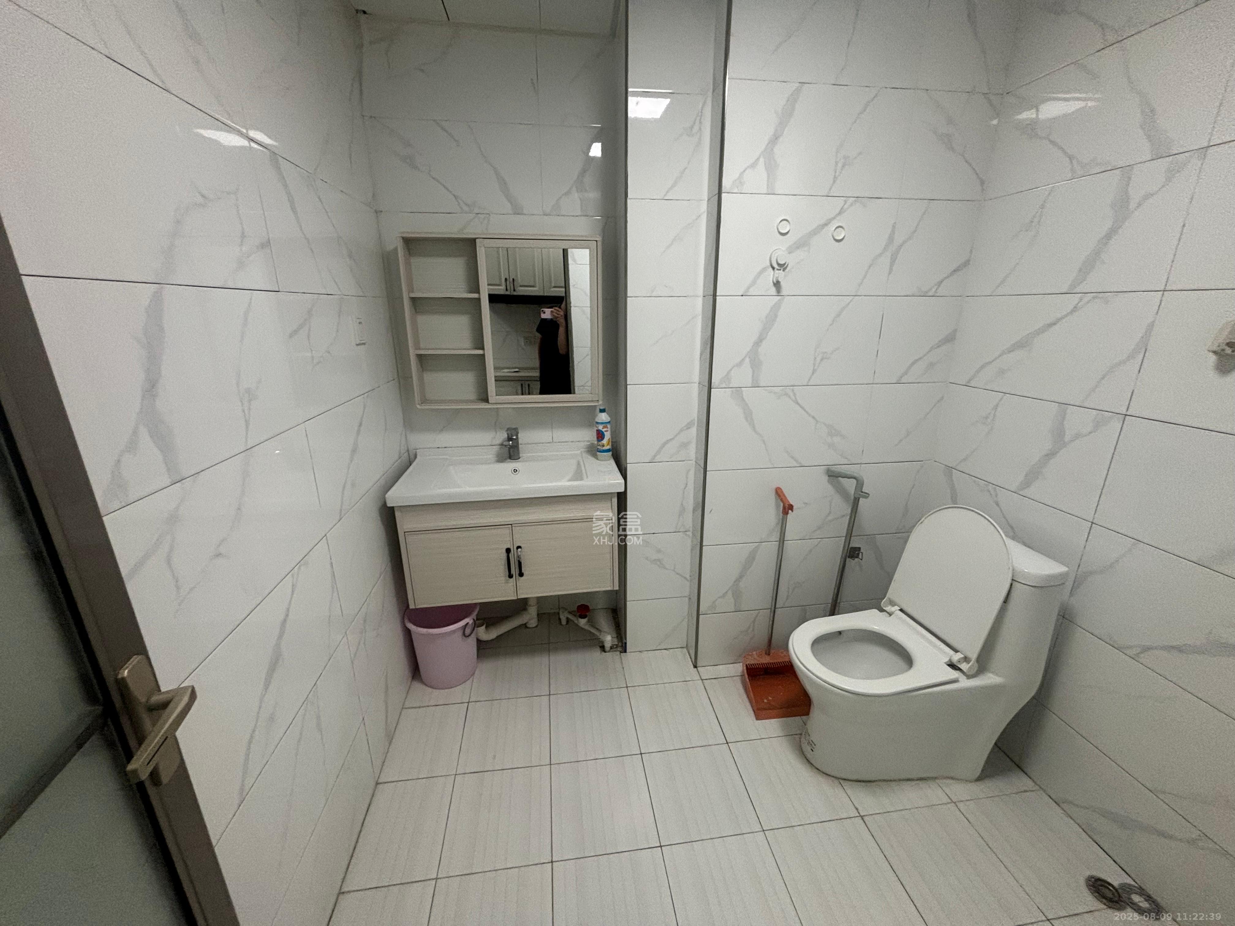 梅溪峰汇（房聚梅溪壹中心）  5室1厅2卫    1800.0元/月室内图