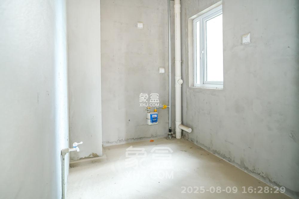 荣盛花语城 3室2厅2卫 1000.0元/月 荣盛花语城 3室2厅2卫 1000.0元/月室内图