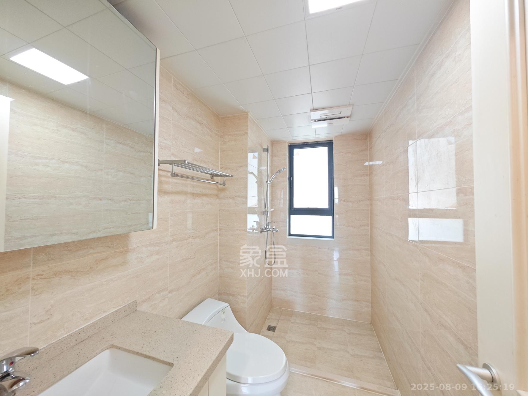 万科魅力之城  3室2厅2卫    102.8万 万科魅力之城  3室2厅2卫    102.8万卫生间