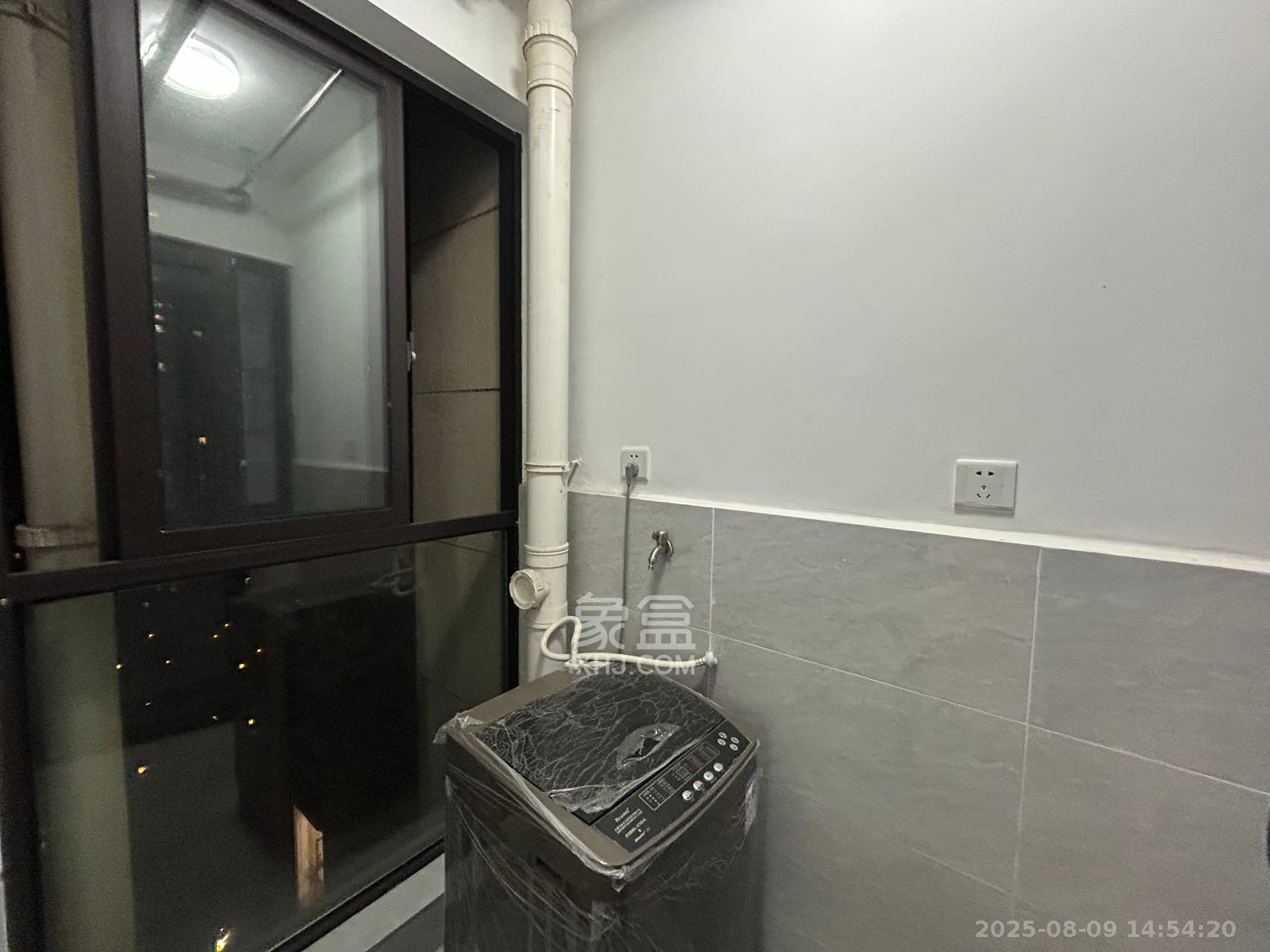 长房明宸府 4室1厅1卫 2400.0元/月 长房明宸府 4室1厅1卫 2400.0元/月室内图