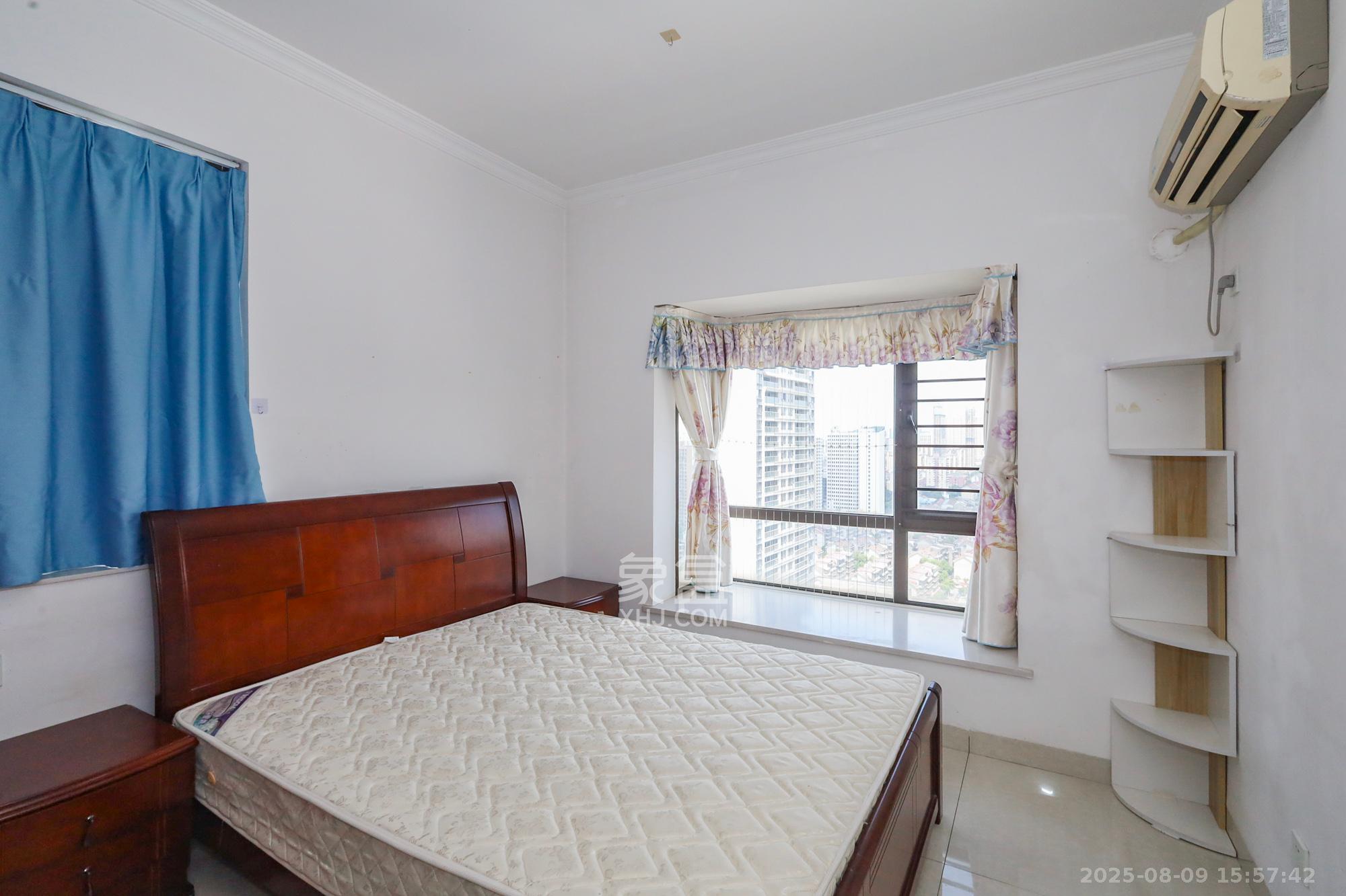 旭辉藏郡(藏郡、旭湘华府)  3室2厅2卫    258.0万 旭辉藏郡(藏郡、旭湘华府)  3室2厅2卫    258.0万卧室