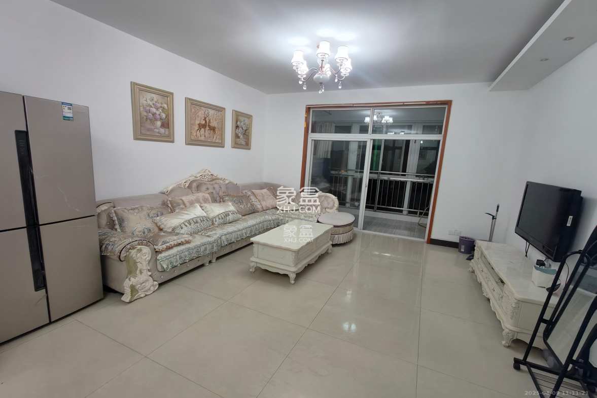 麓谷加州阳光  2室2厅1卫    2300.0元/月 麓谷加州阳光  2室2厅1卫    2300.0元/月室内图