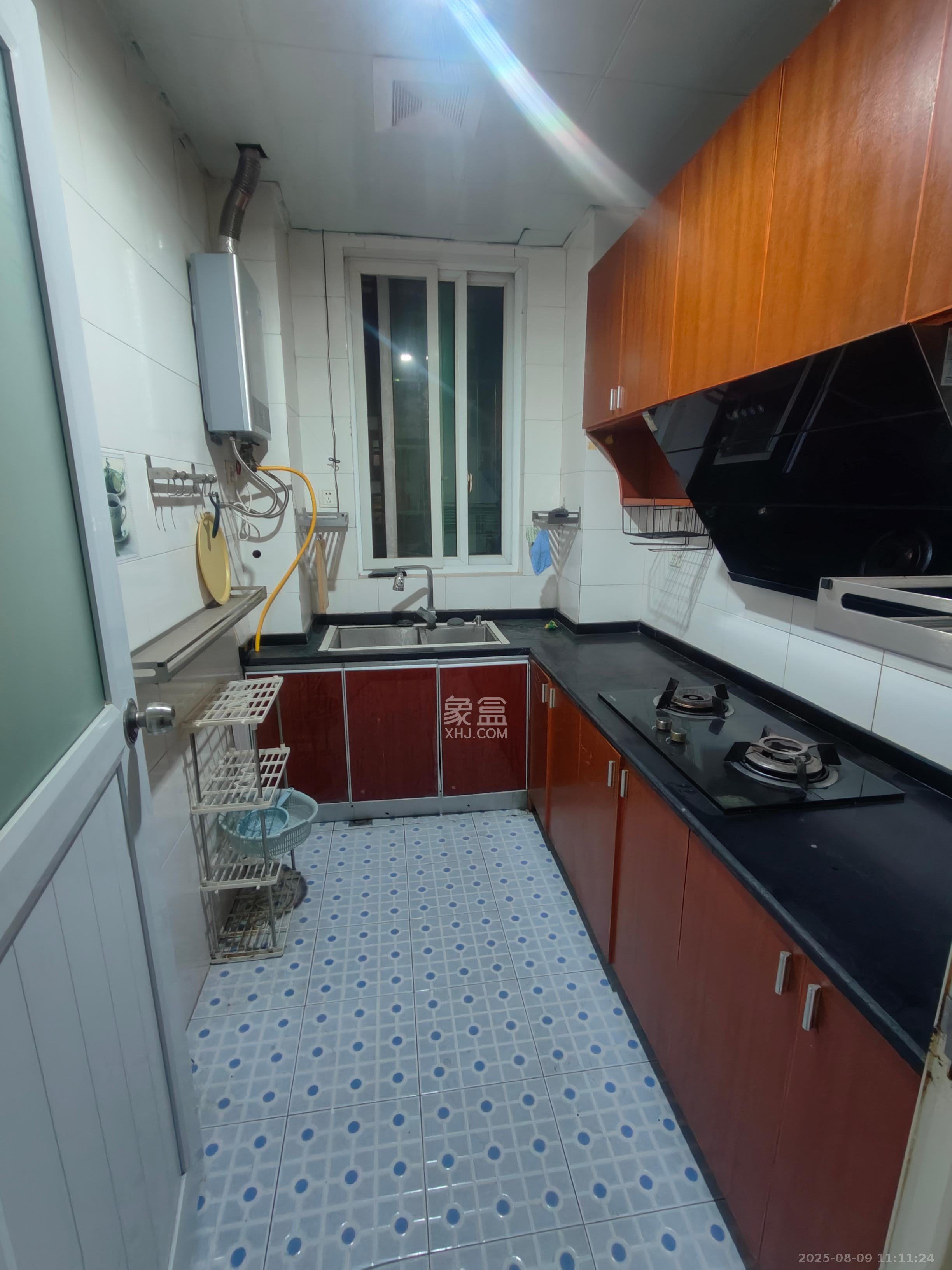 麓谷加州阳光  2室2厅1卫    2300.0元/月室内图