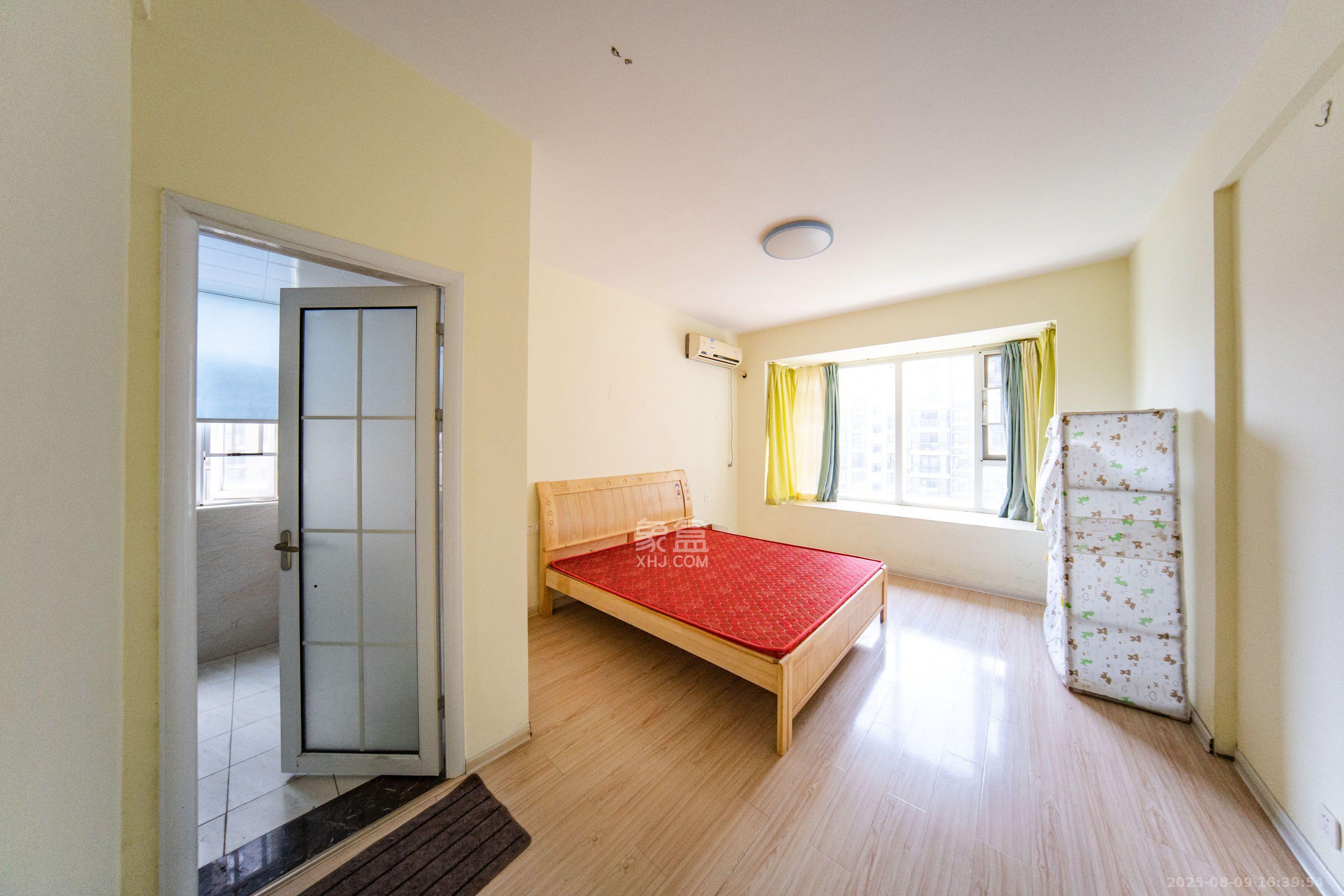 金鼎公园尚  4室2厅2卫    2300.0元/月 金鼎公园尚  4室2厅2卫    2300.0元/月室内图