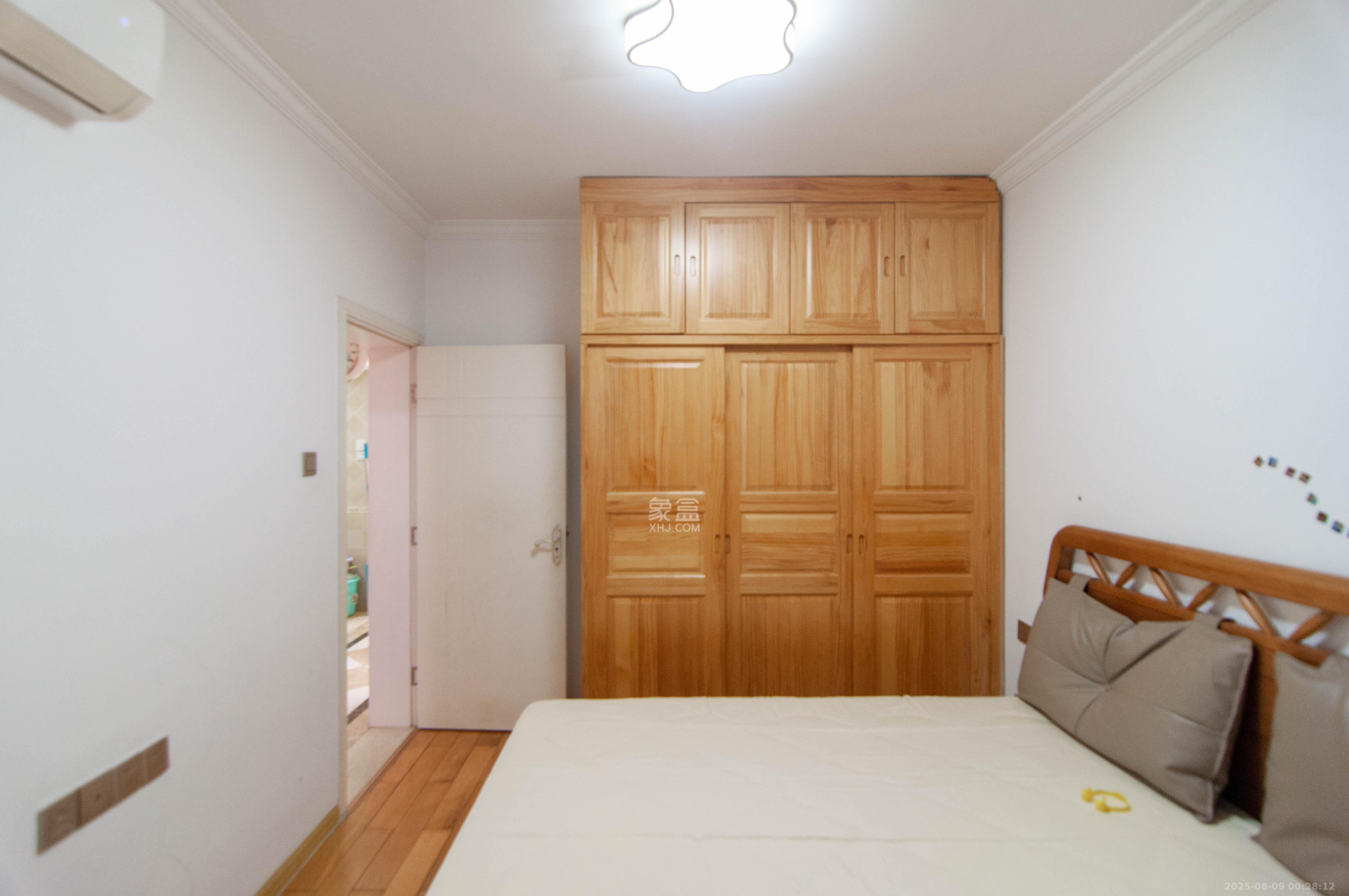 中海梅溪湖壹号  3室2厅1卫    118.0万其他