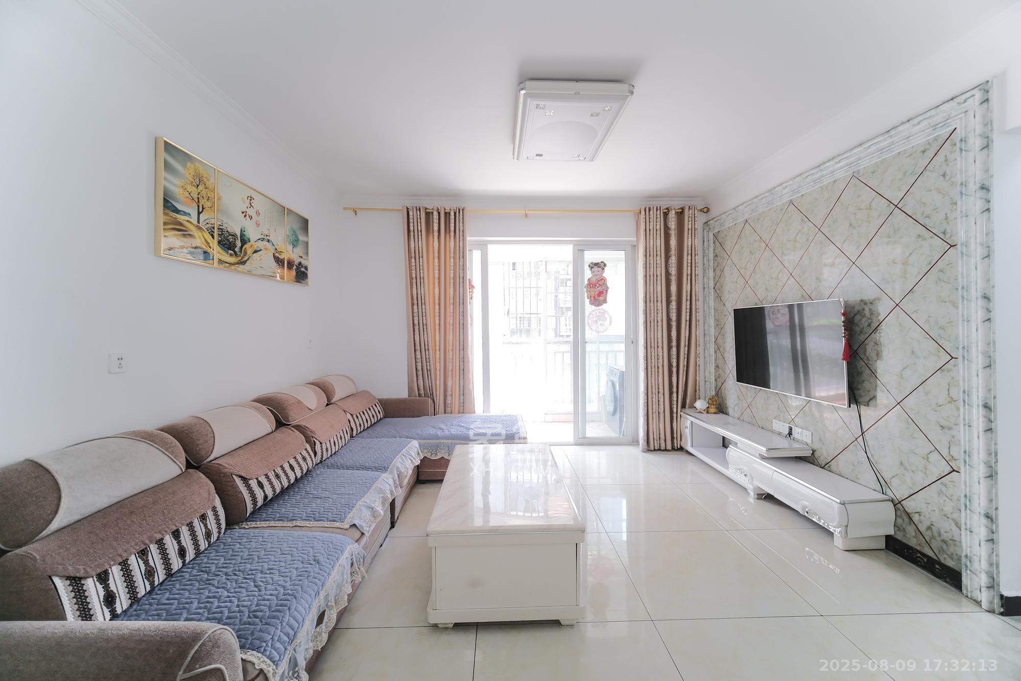 世景华庭 2室2厅1卫 48.0万 世景华庭 2室2厅1卫 48.0万客厅