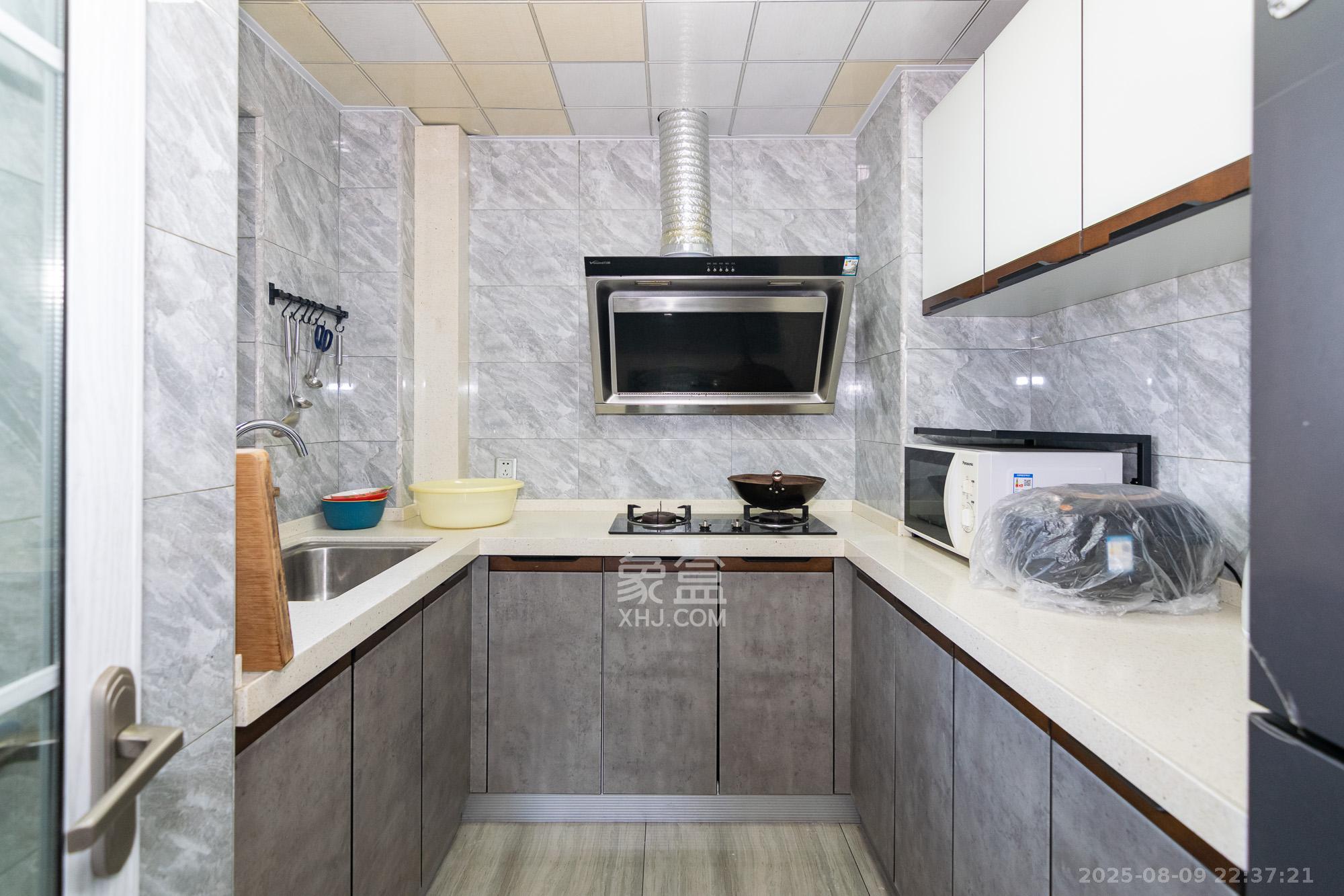 新城国际花都 3室2厅2卫 86.0万 新城国际花都 3室2厅2卫 86.0万厨房