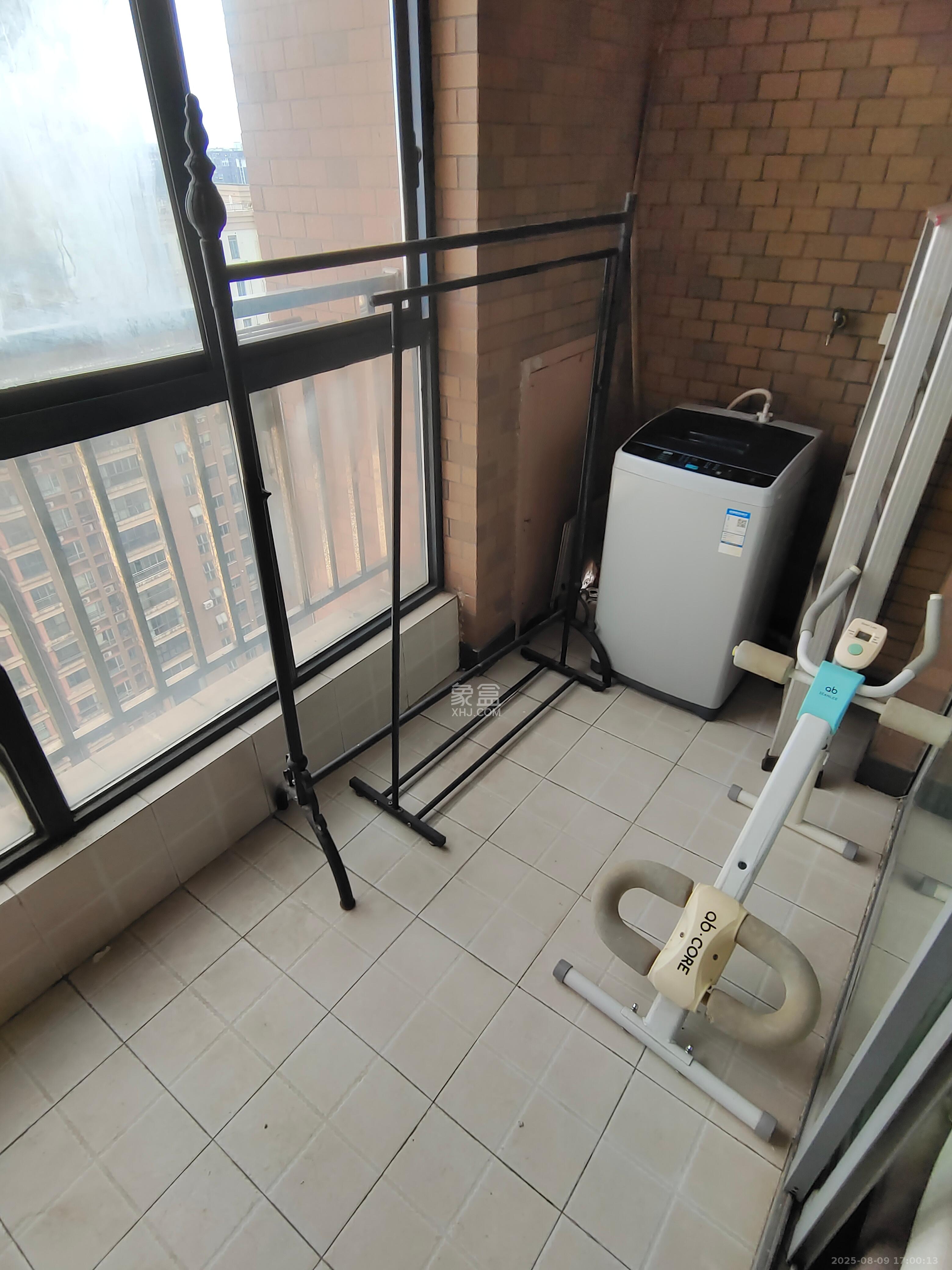 上海城小区 3室2厅1卫 2300.0元/月 上海城小区 3室2厅1卫 2300.0元/月室内图