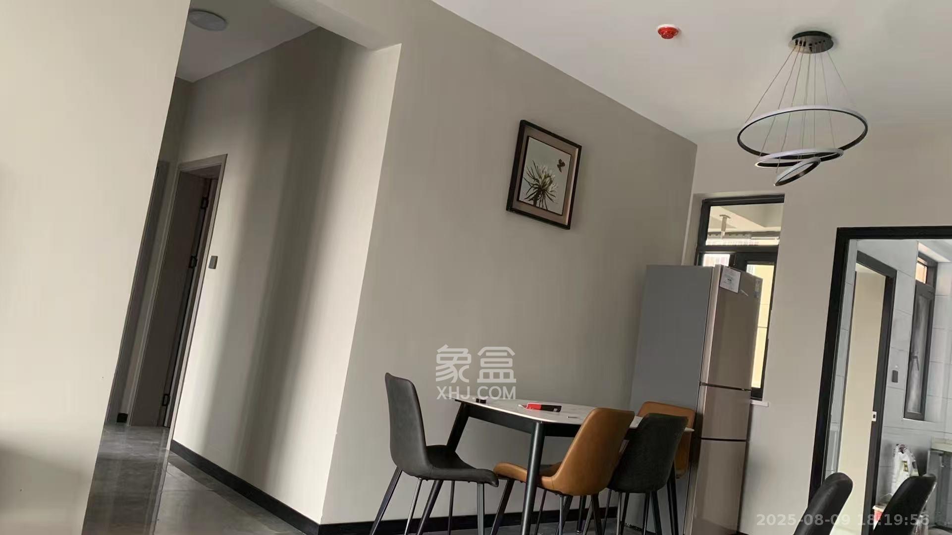 嘉荣苑 3室2厅1卫 2700.0元/月 嘉荣苑 3室2厅1卫 2700.0元/月室内图