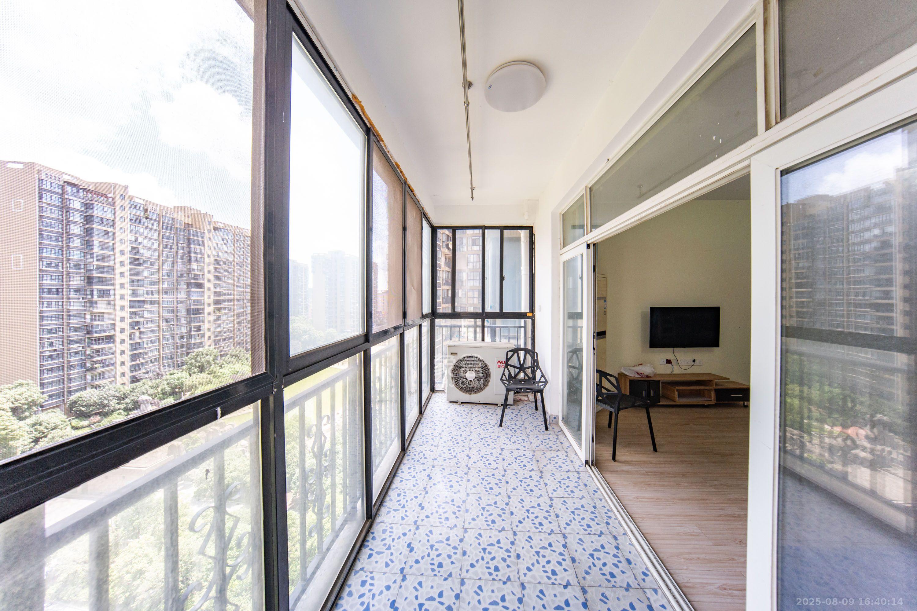 金鼎公园尚  4室2厅2卫    2300.0元/月 金鼎公园尚  4室2厅2卫    2300.0元/月室内图