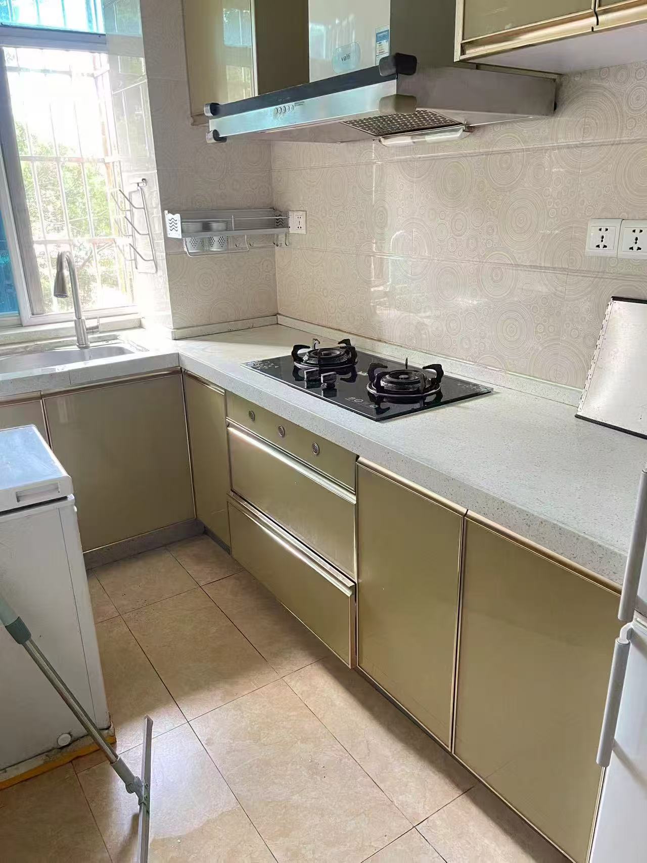 工商学院教工宿舍  3室2厅1卫    2500.0元/月 工商学院教工宿舍  3室2厅1卫    2500.0元/月室内图