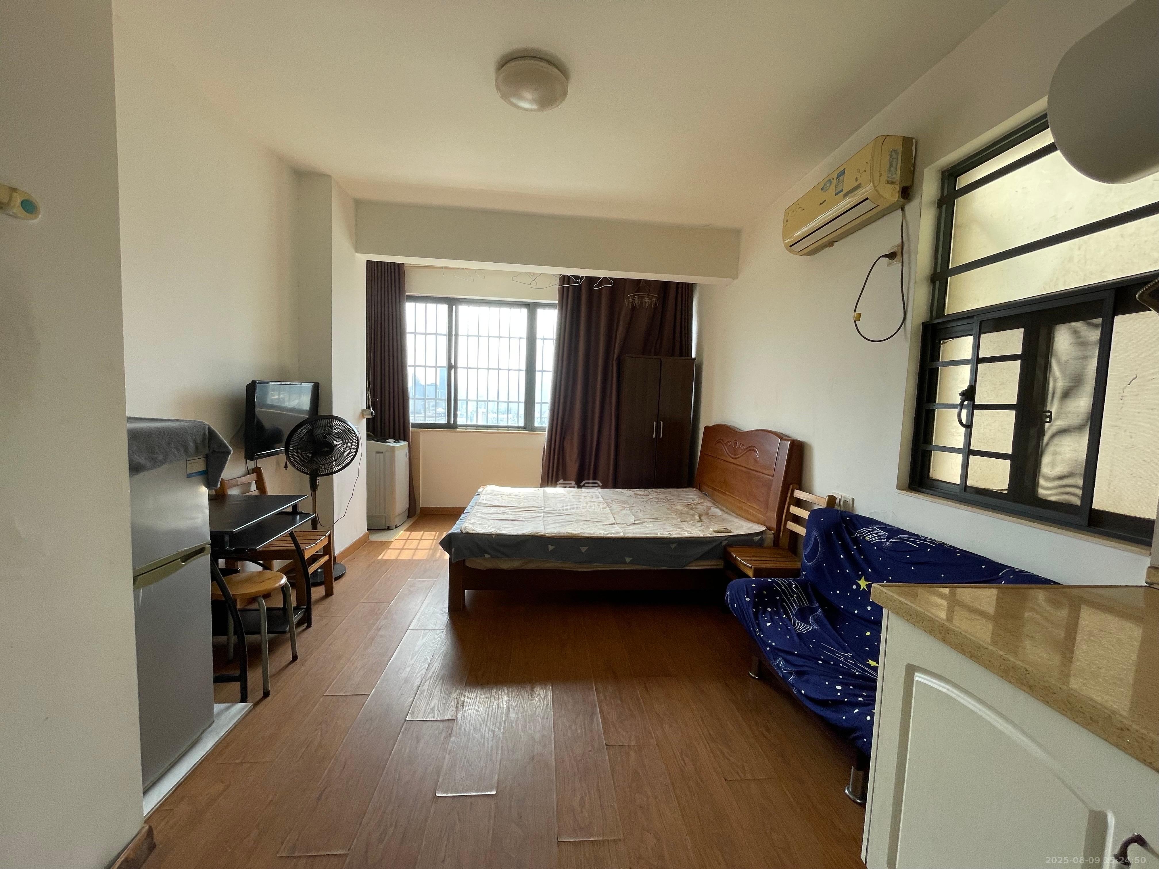 东方银座(东方摩卡)  1室1厅1卫    1300.0元/月 东方银座(东方摩卡)  1室1厅1卫    1300.0元/月室内图