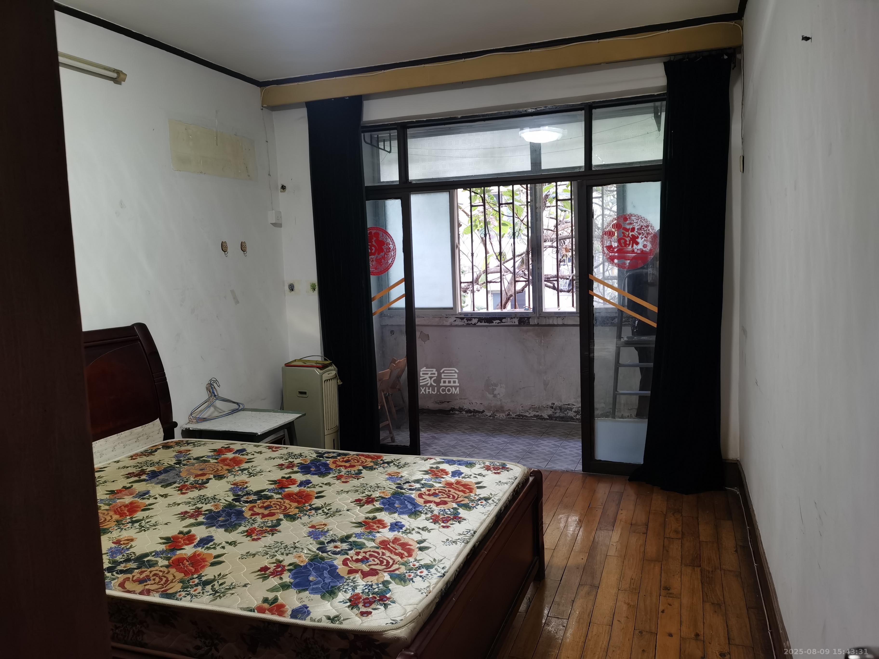 解放四村石子冲 1室1厅1卫 1200.0元/月 解放四村石子冲 1室1厅1卫 1200.0元/月室内图