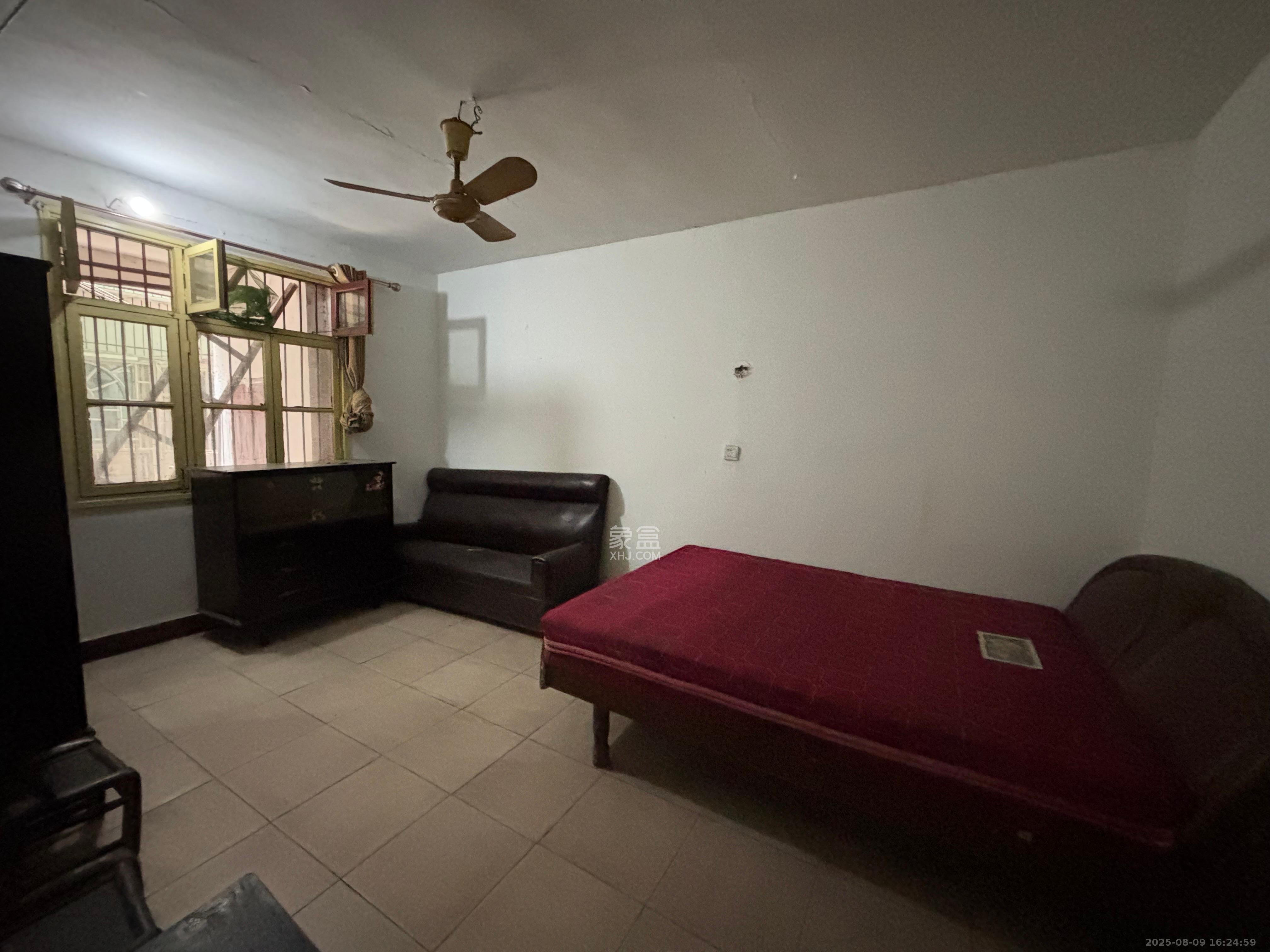 宝塔山私房散盘  2室1厅1卫    1400.0元/月室内图