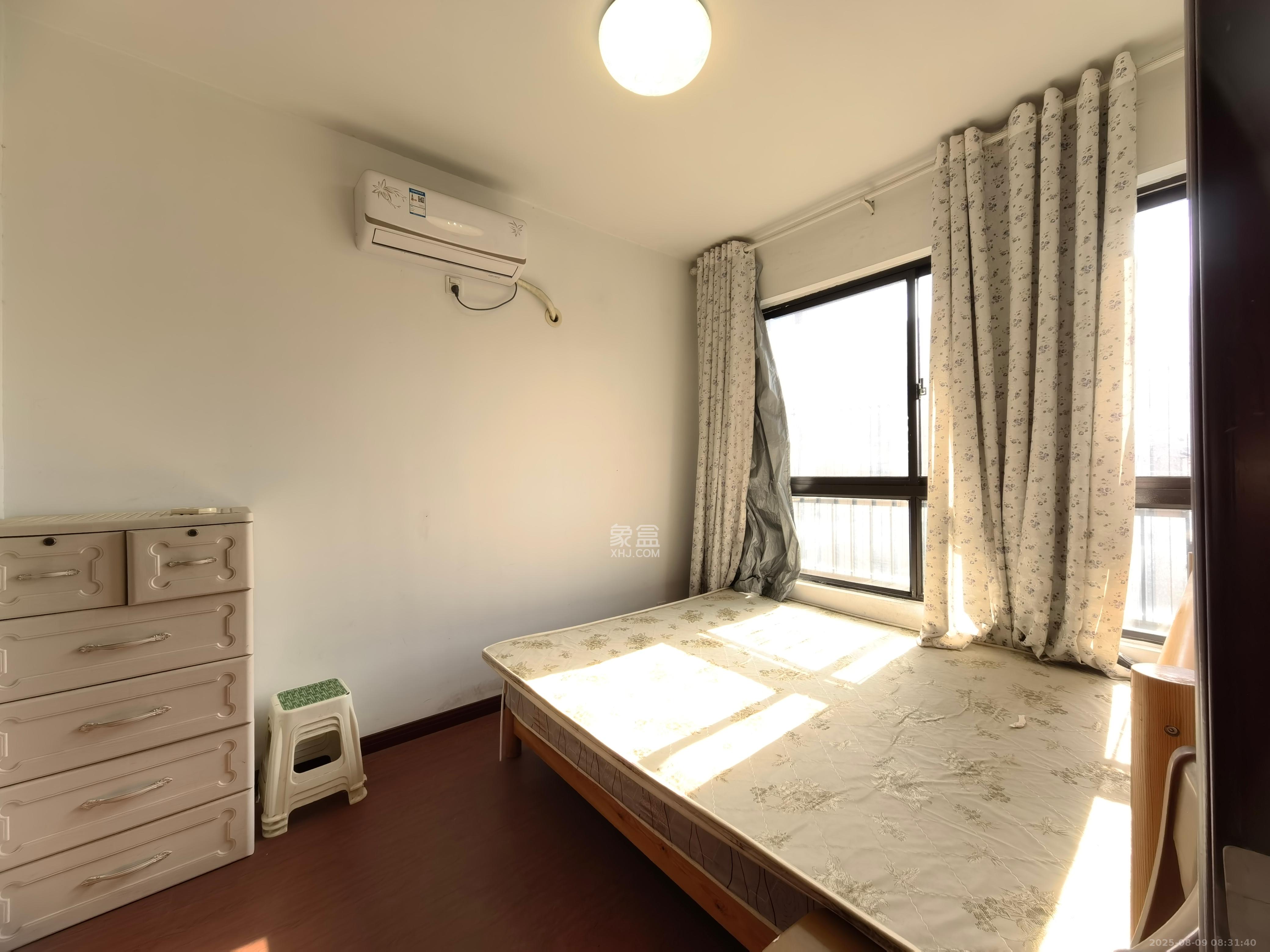 华润凤凰城三期 2室1厅1卫 1800.0元/月 华润凤凰城三期 2室1厅1卫 1800.0元/月室内图