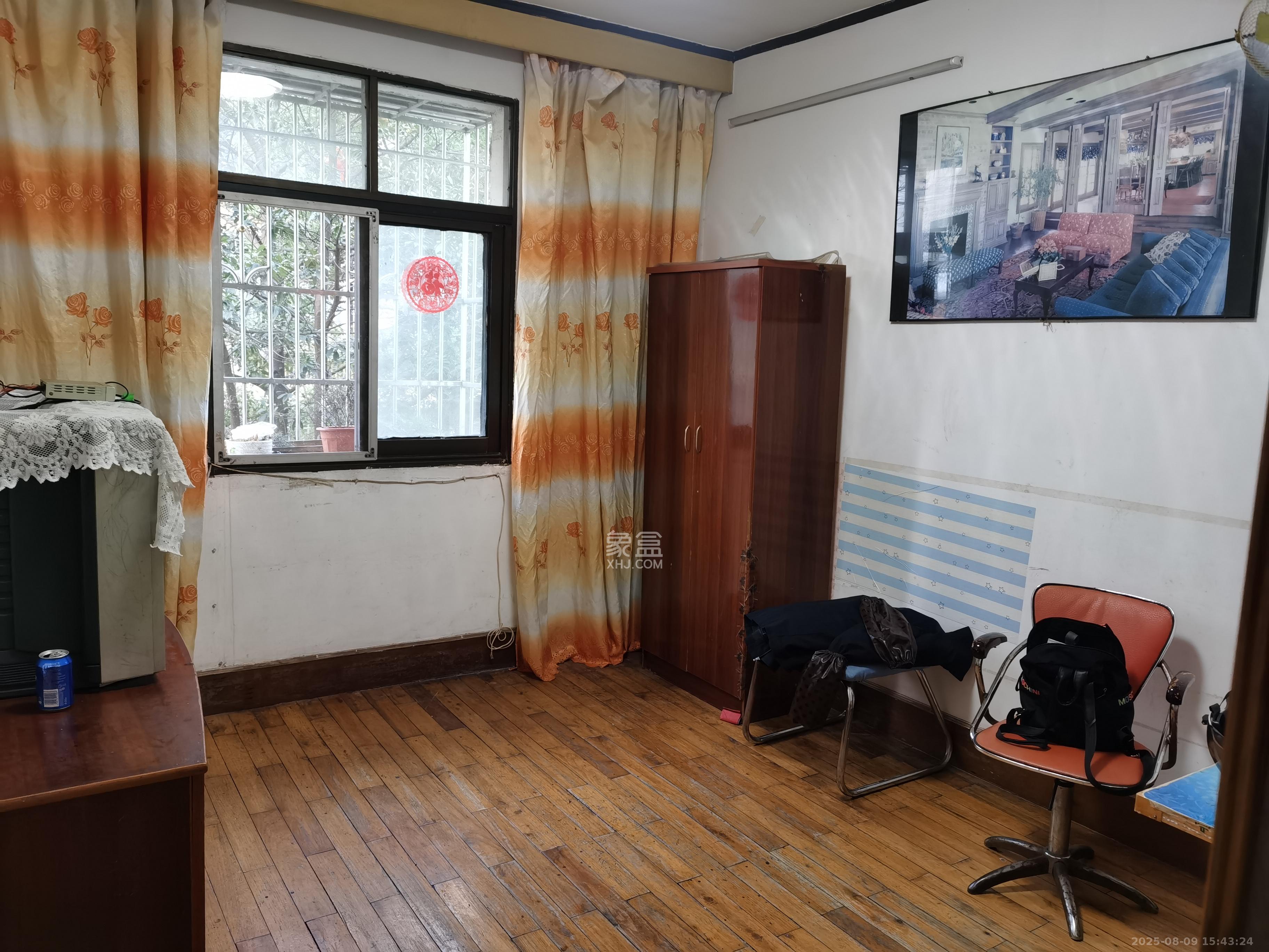 解放四村石子冲 1室1厅1卫 1200.0元/月 解放四村石子冲 1室1厅1卫 1200.0元/月室内图