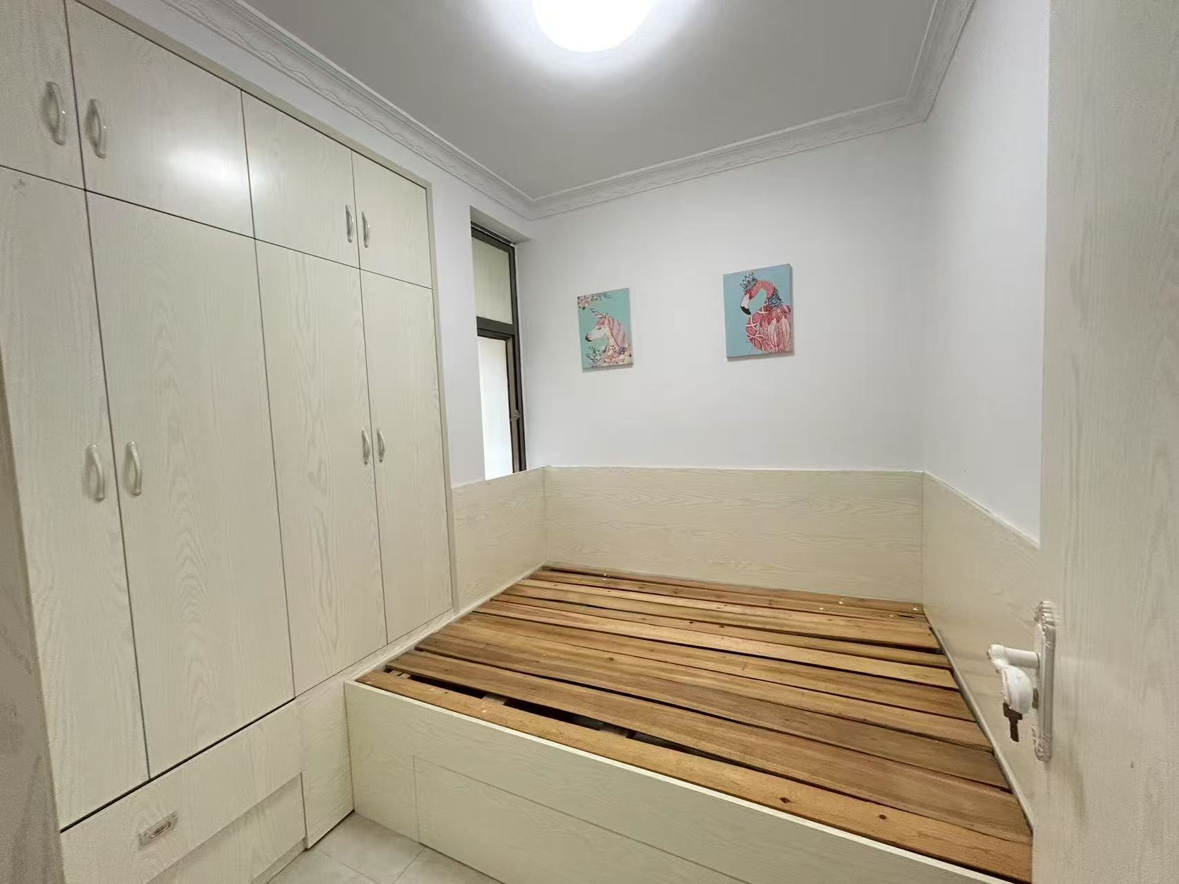 香格里拉 2室1厅1卫 1300.0元/月 香格里拉 2室1厅1卫 1300.0元/月室内图