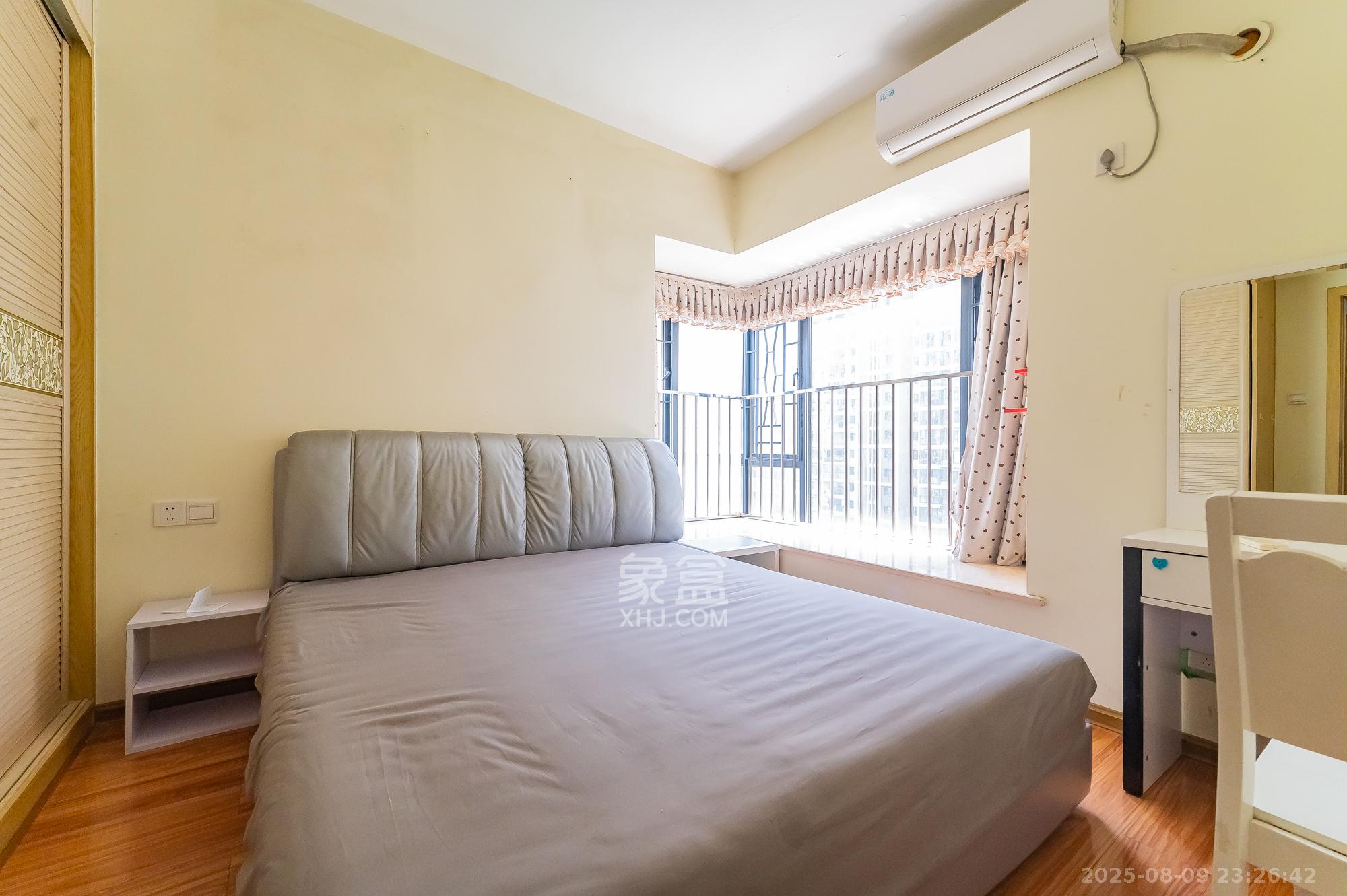 蓝山郡 2室1厅1卫 52.5万 蓝山郡 2室1厅1卫 52.5万卧室