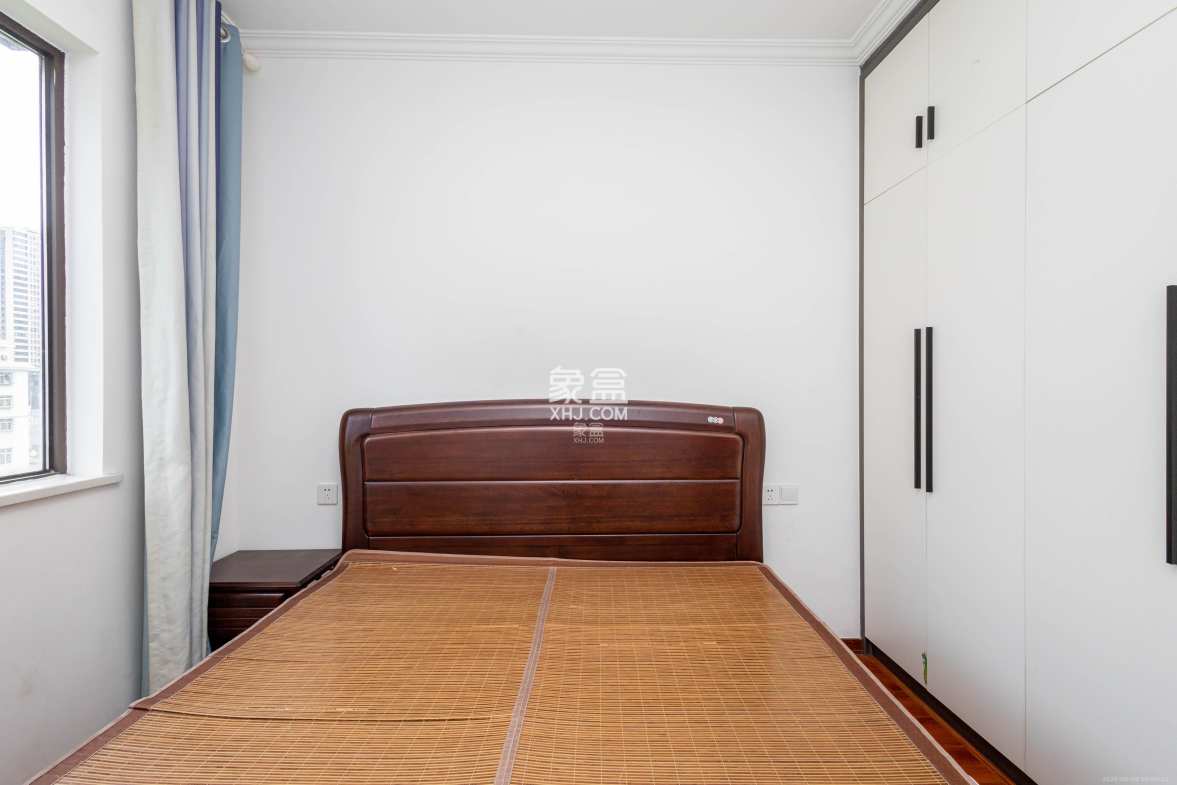 龙湖碧桂园天宸原著  4室2厅2卫    199.0万 龙湖碧桂园天宸原著  4室2厅2卫    199.0万卧室