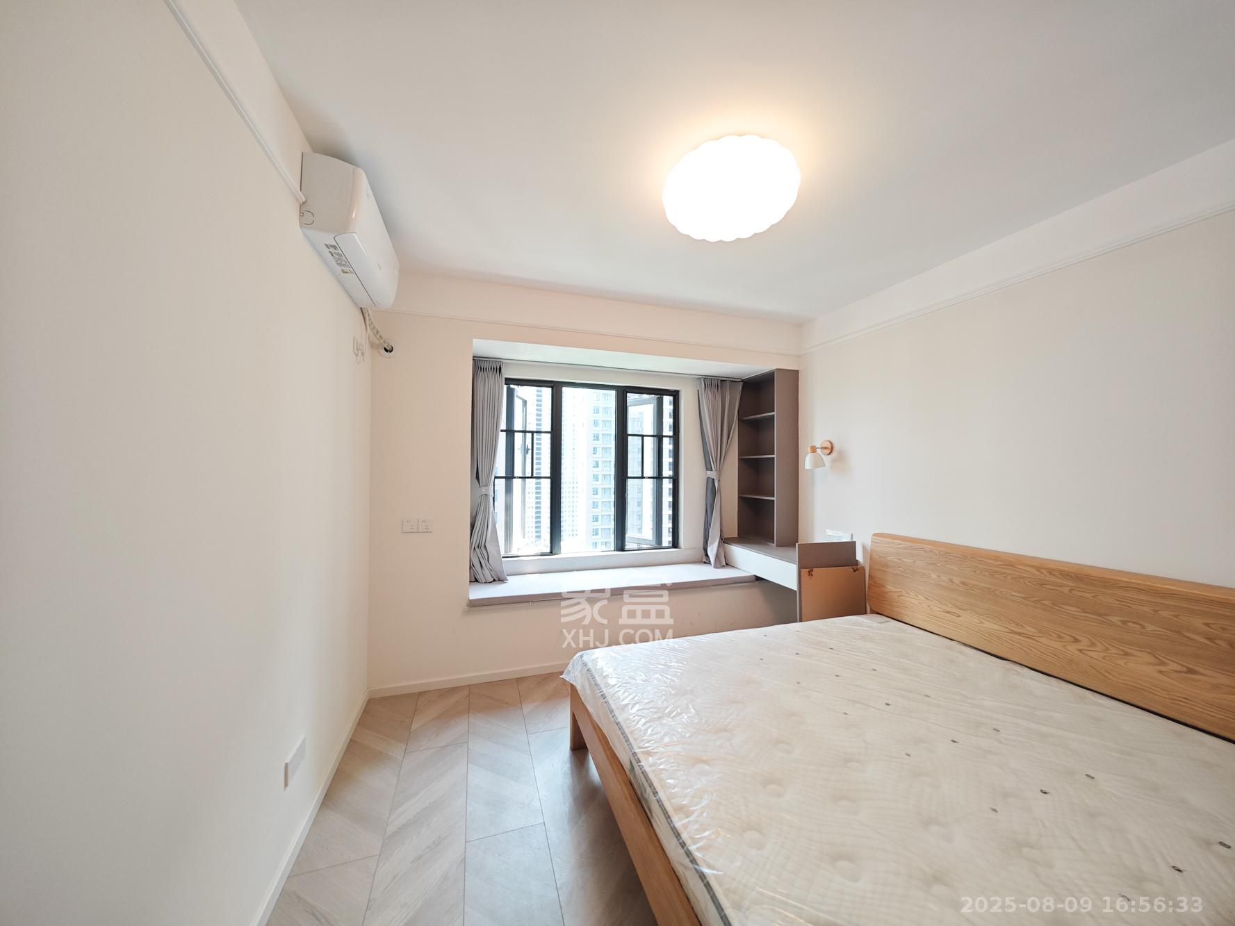 融创会展上东区  3室2厅2卫    102.0万卧室