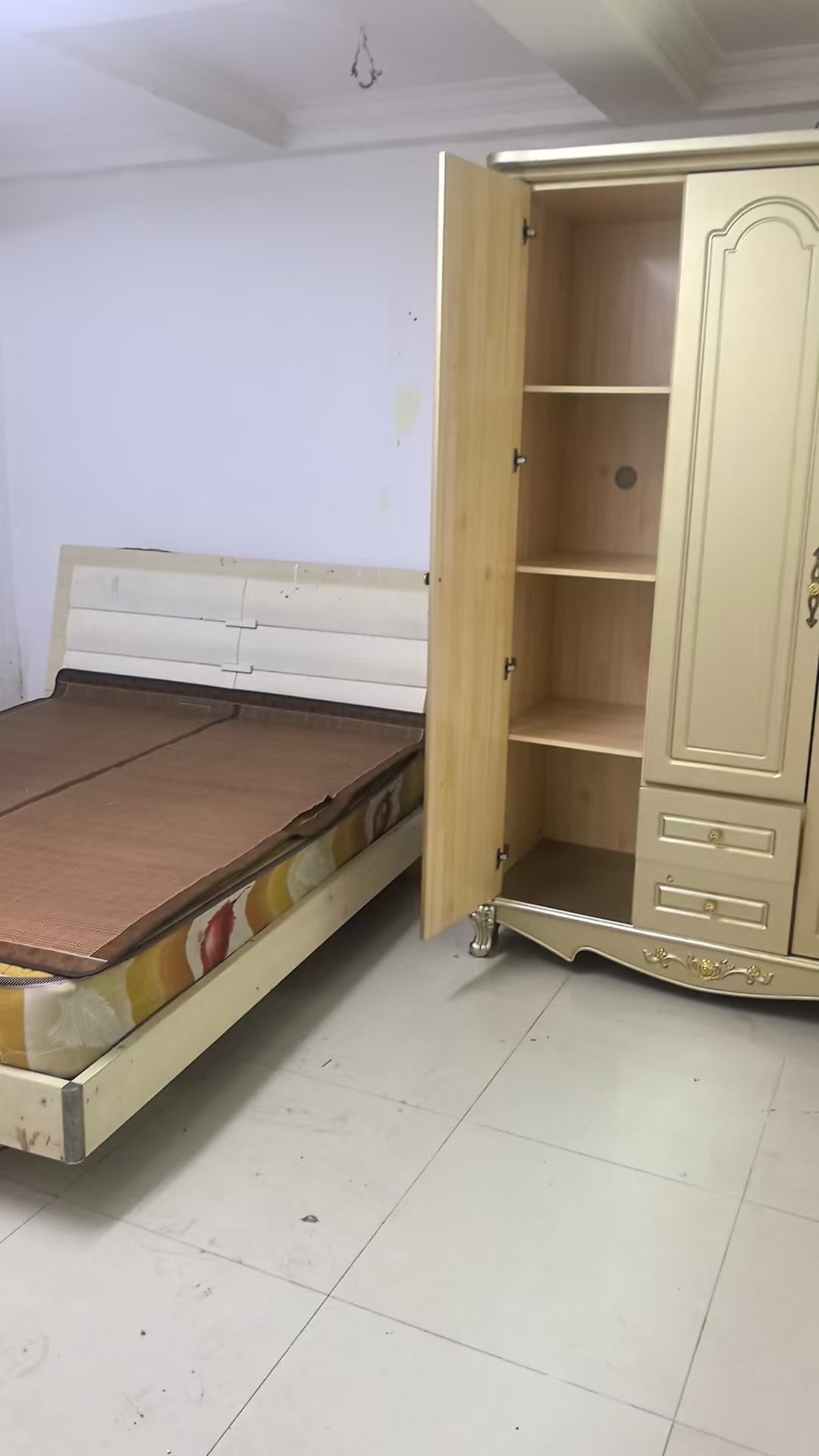 海乐花园  1室1厅1卫    1000.0元/月 海乐花园  1室1厅1卫    1000.0元/月室内图