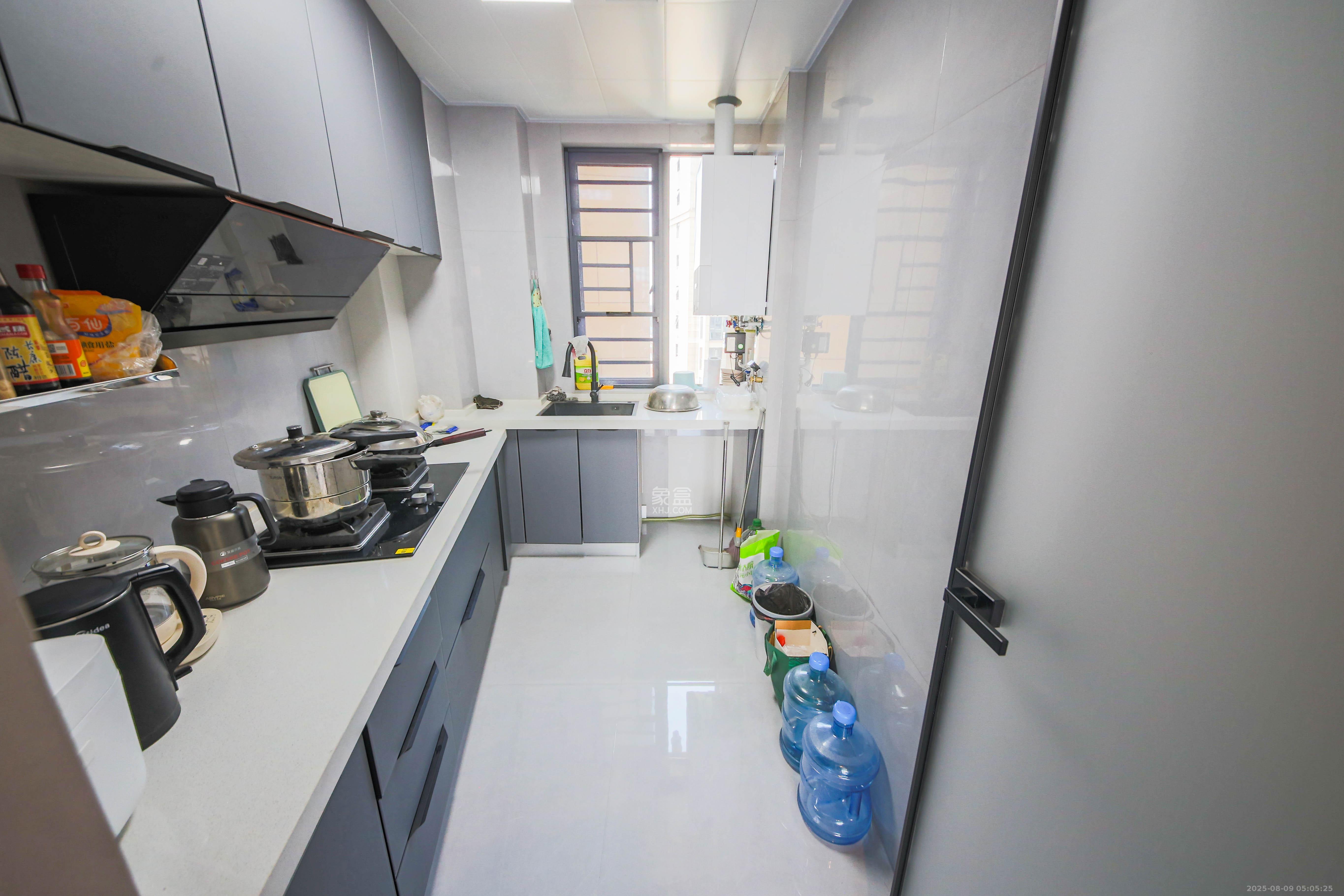 五江书香苑  4室2厅2卫    210.0万 五江书香苑  4室2厅2卫    210.0万厨房