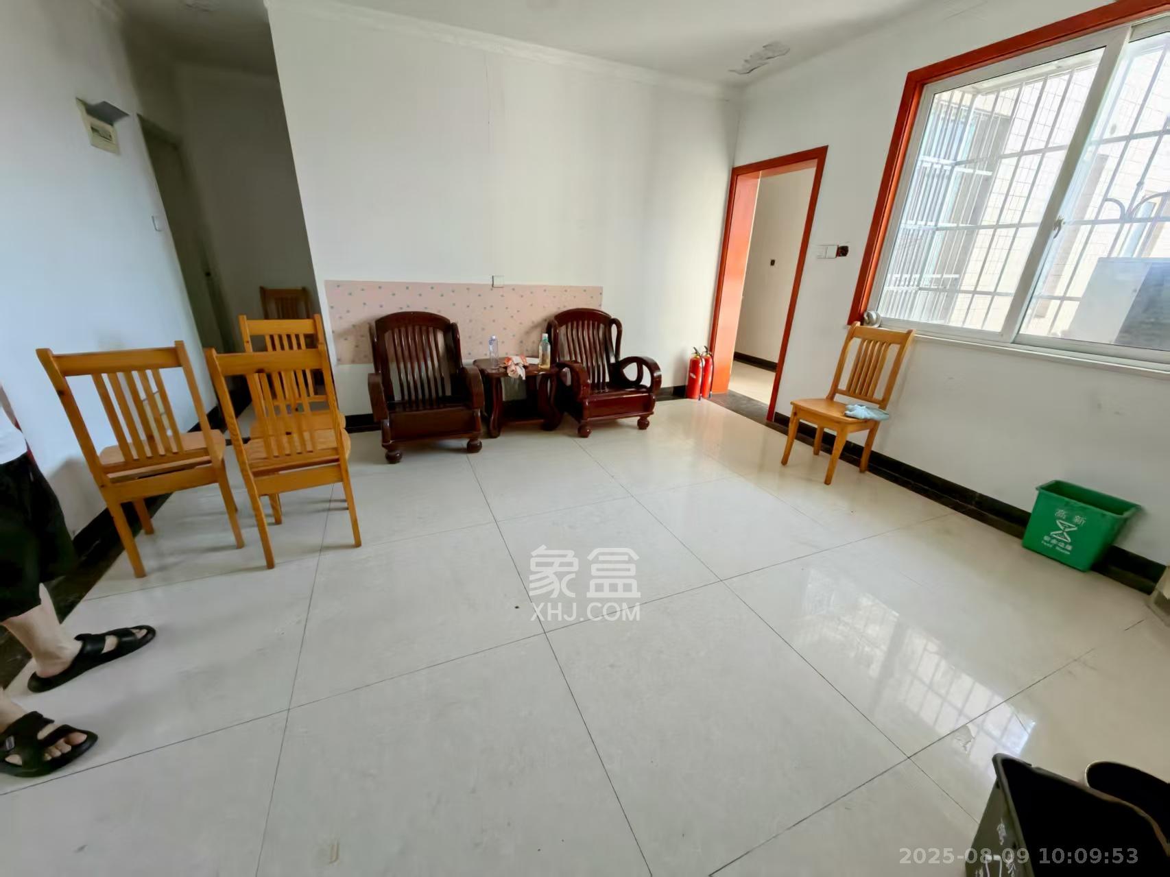 麓谷锦和园 2室2厅1卫 2000.0元/月 麓谷锦和园 2室2厅1卫 2000.0元/月室内图