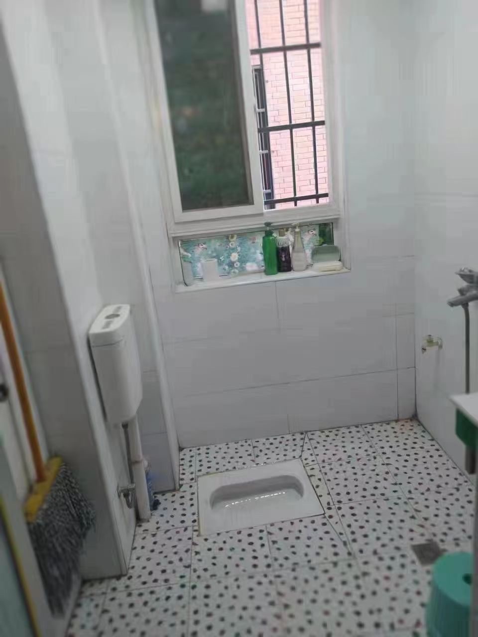 冠都现代城(冠都幸福彼岸) 3室2厅1卫 1600.0元/月 冠都现代城(冠都幸福彼岸) 3室2厅1卫 1600.0元/月室内图