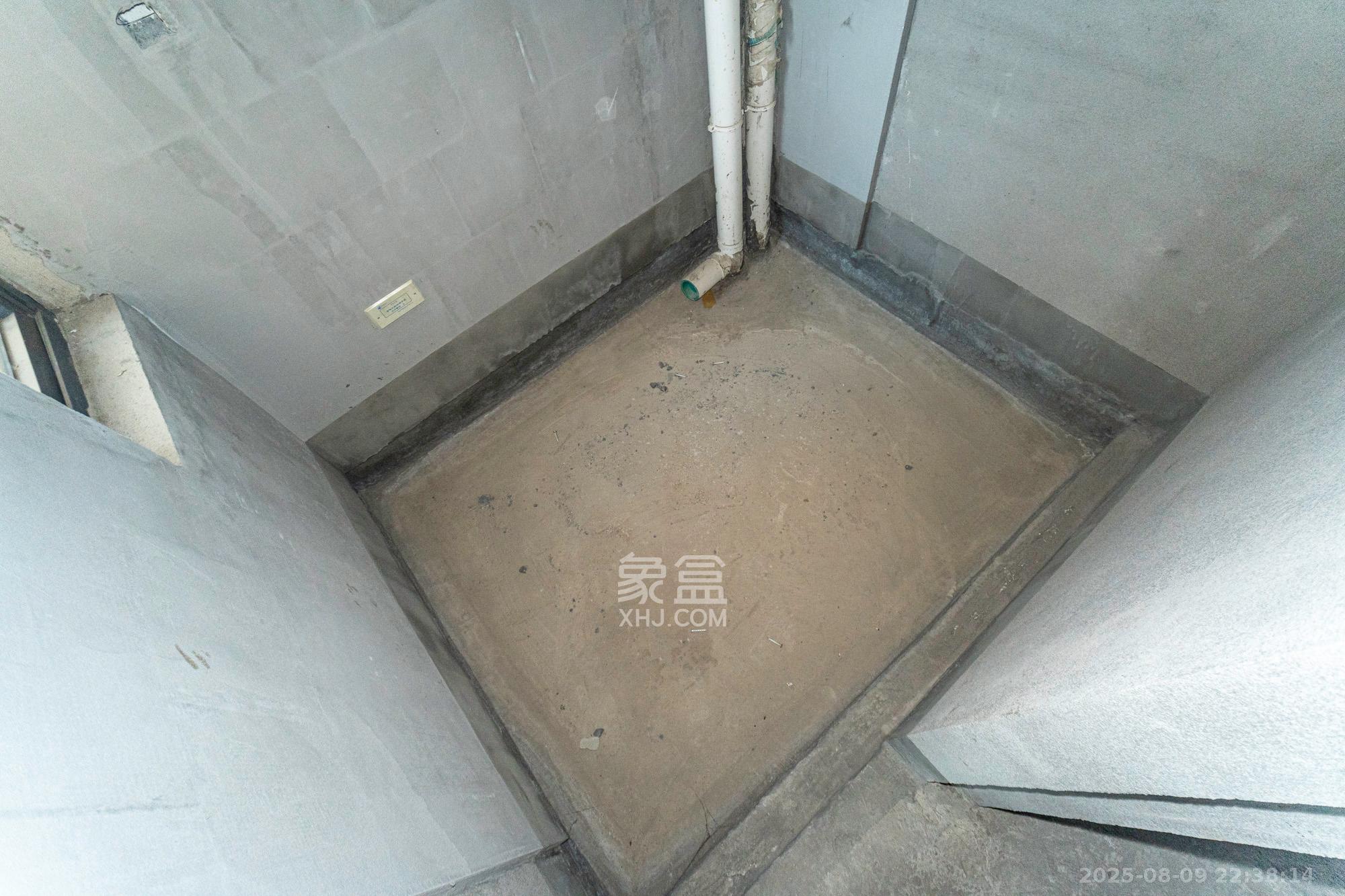 永宏万家里  4室2厅2卫    99.8万卫生间