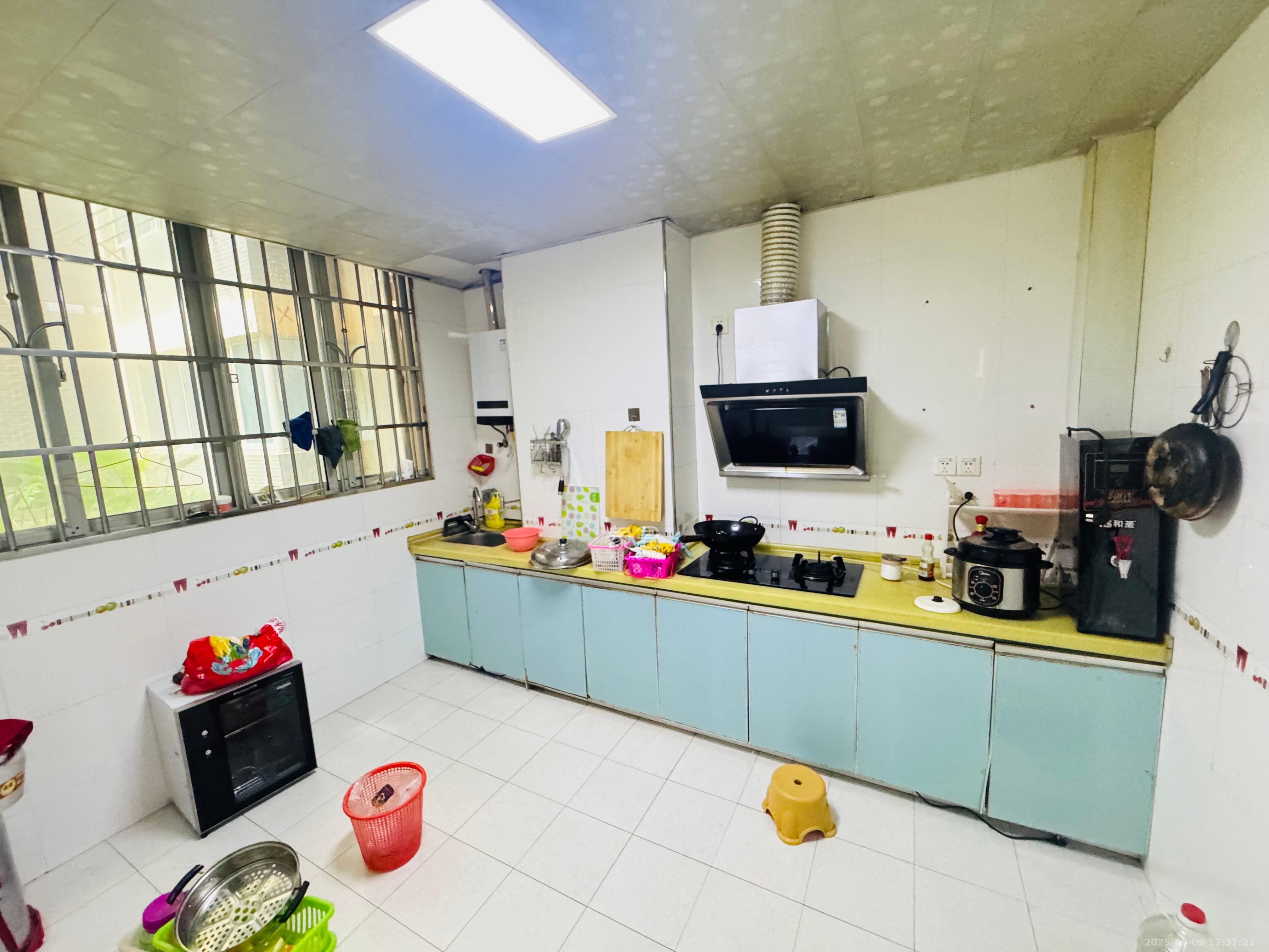 白沙湾嘉园  3室2厅2卫    3000.0元/月室内图