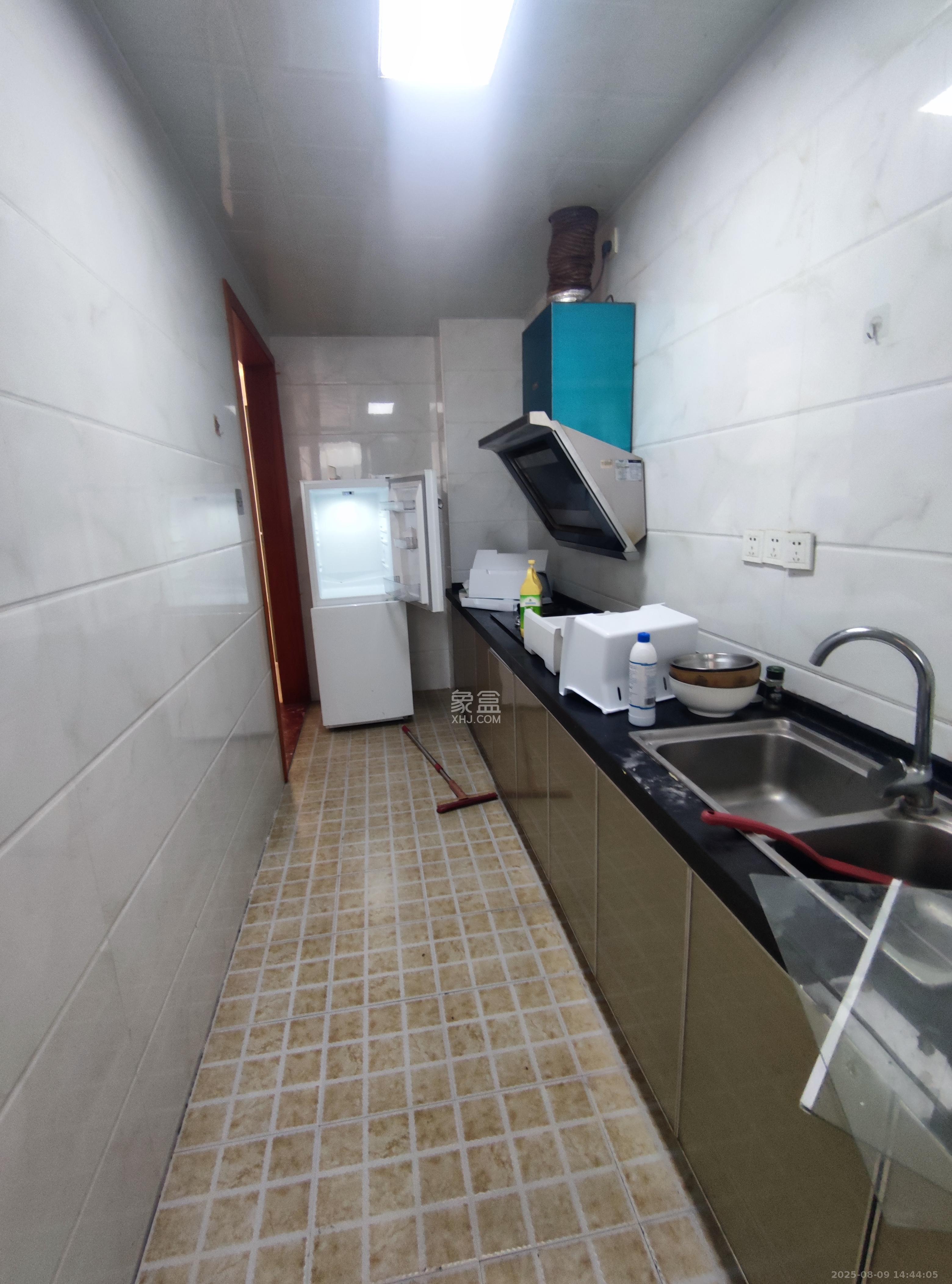 怡海星城  3室2厅1卫    1750.0元/月室内图