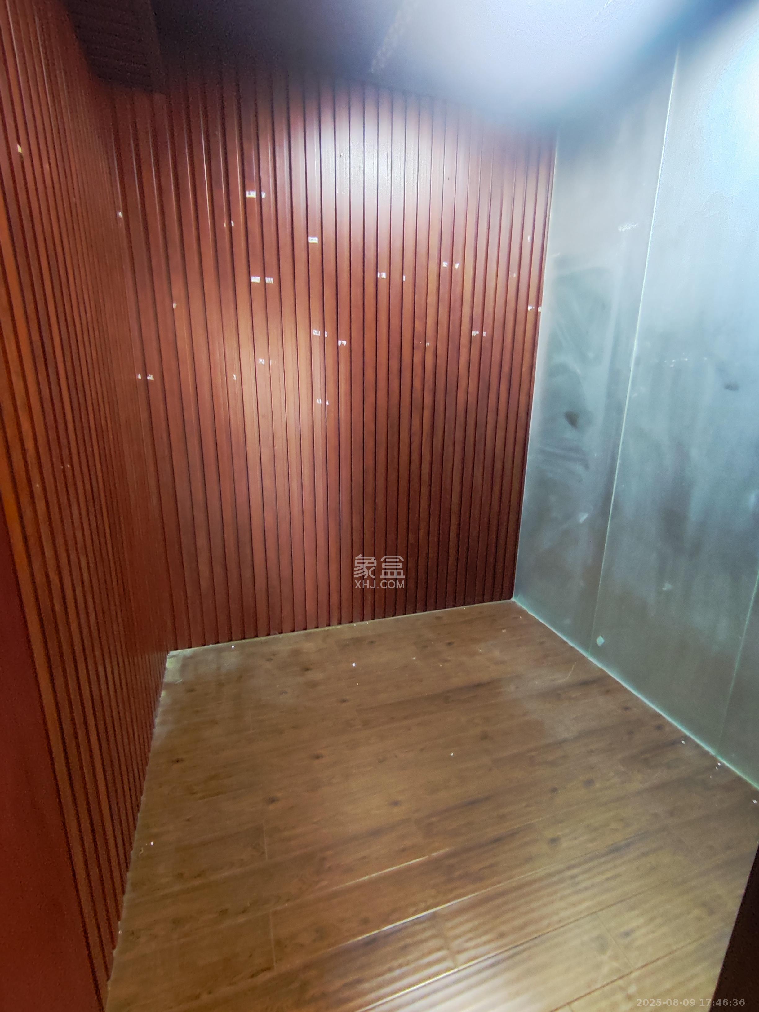 摩天一号 2室2厅1卫 3300.0元/月 摩天一号 2室2厅1卫 3300.0元/月室内图