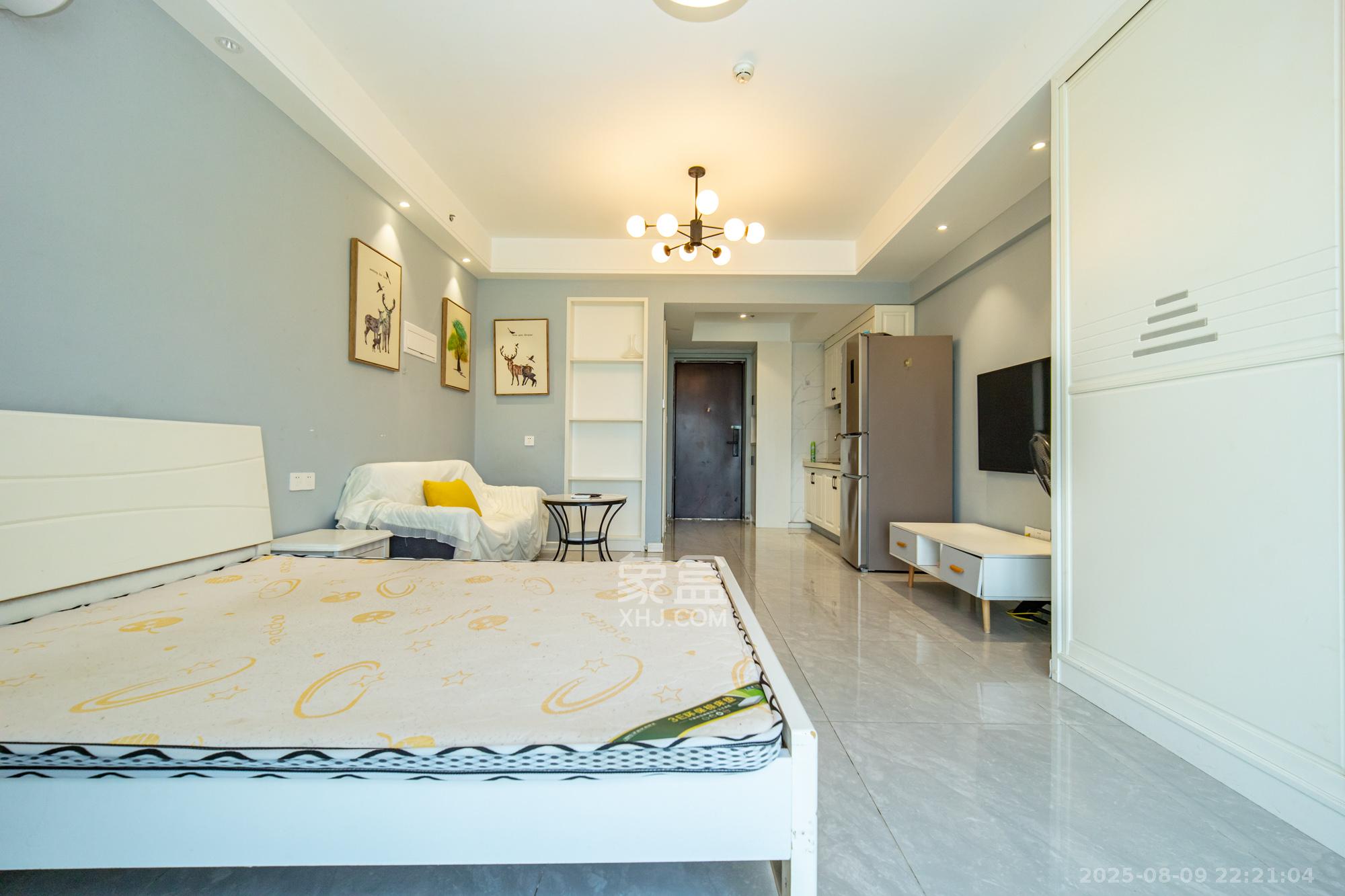 金科时代中心 1室1厅1卫 22.79万 金科时代中心 1室1厅1卫 22.79万客厅