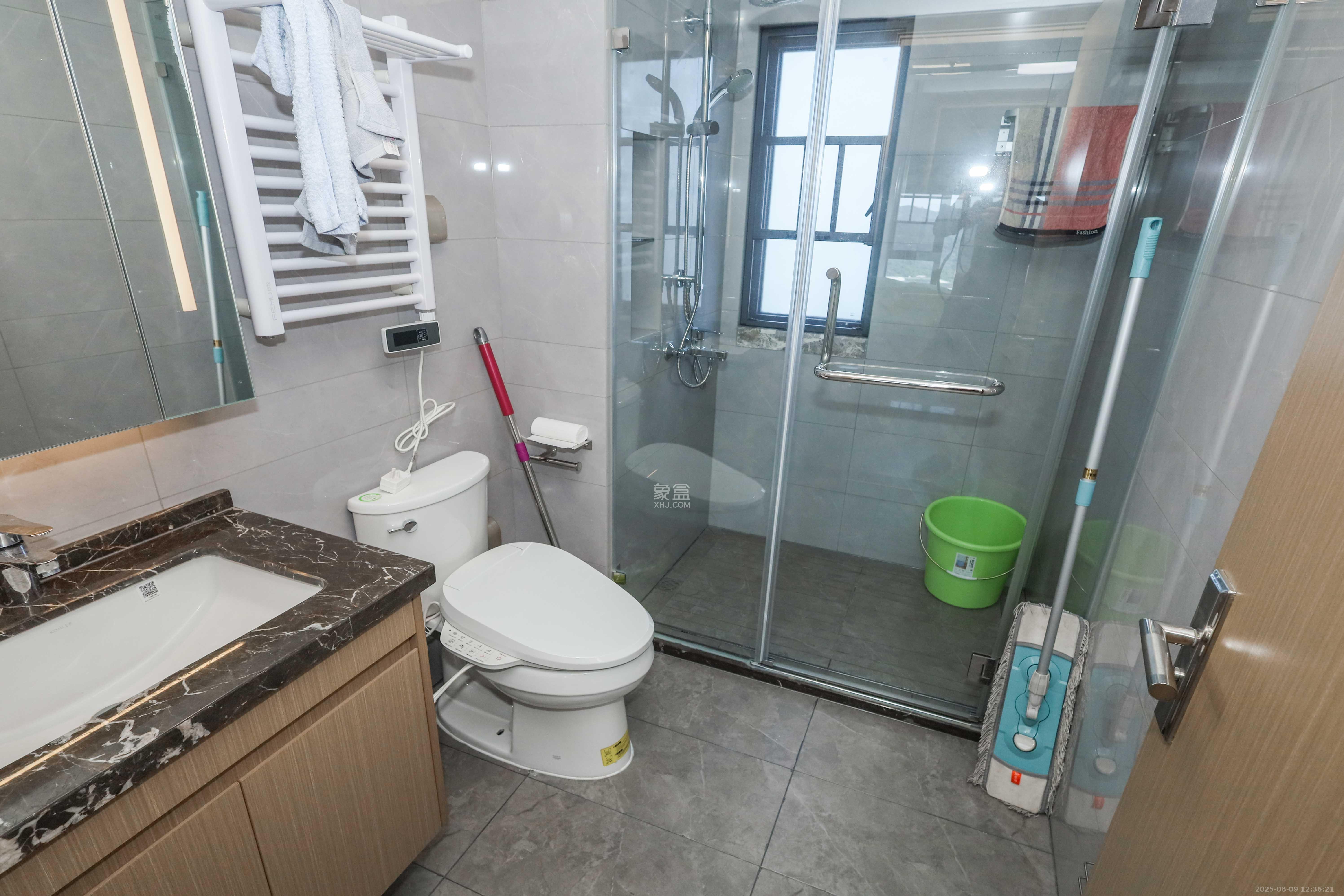 中国铁建湘语梅溪  4室2厅2卫   185.00万卫生间