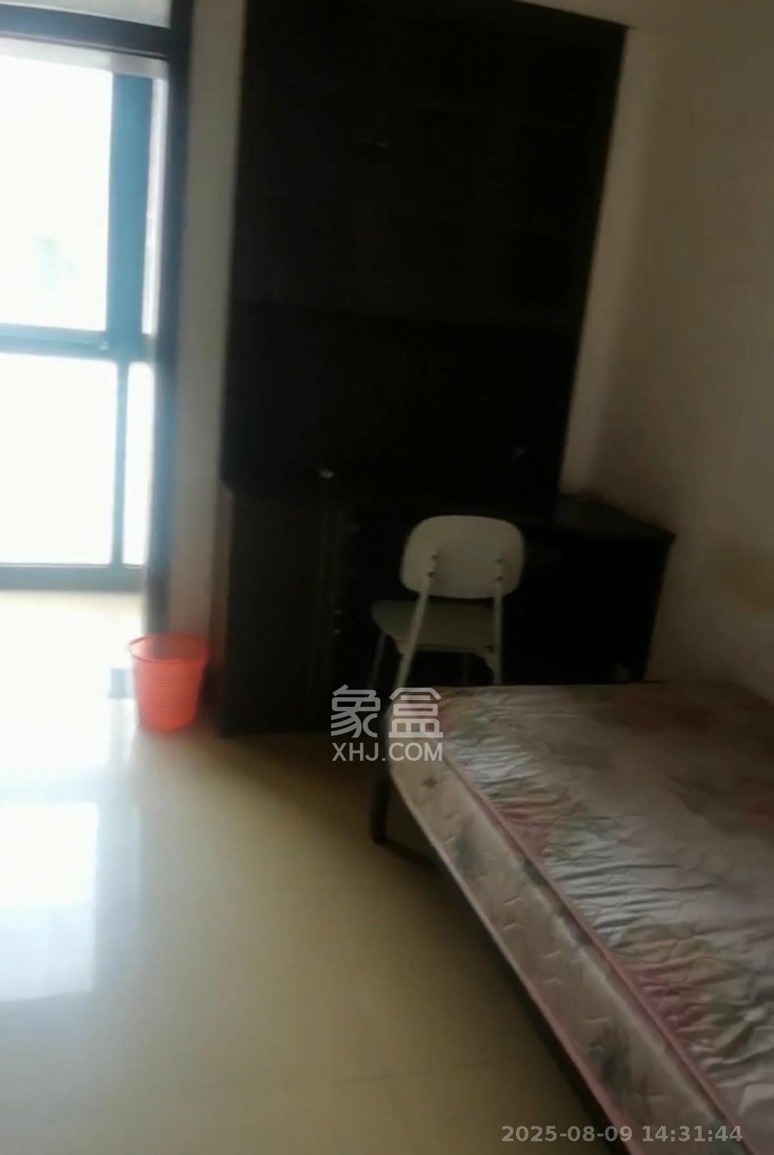 东方新城 1室1厅1卫 800.0元/月 东方新城 1室1厅1卫 800.0元/月室内图