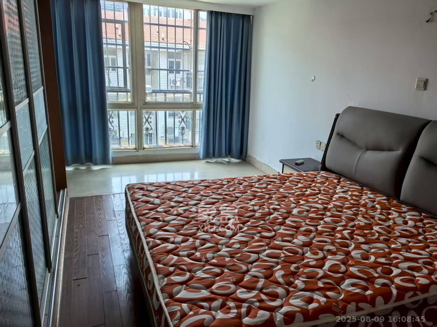 天翔新新家园 3室2厅1卫 2000.0元/月 天翔新新家园 3室2厅1卫 2000.0元/月室内图