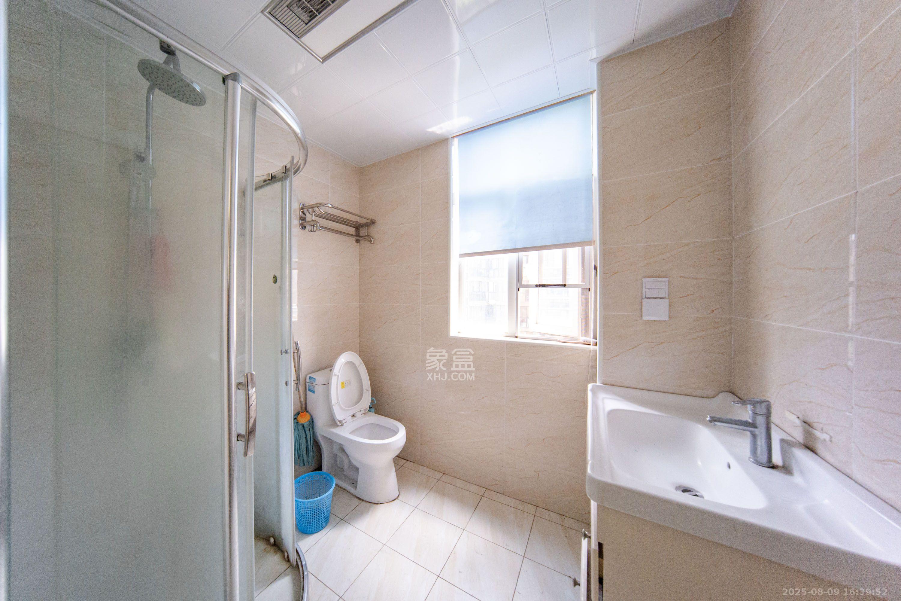 金鼎公园尚  4室2厅2卫    2300.0元/月 金鼎公园尚  4室2厅2卫    2300.0元/月室内图