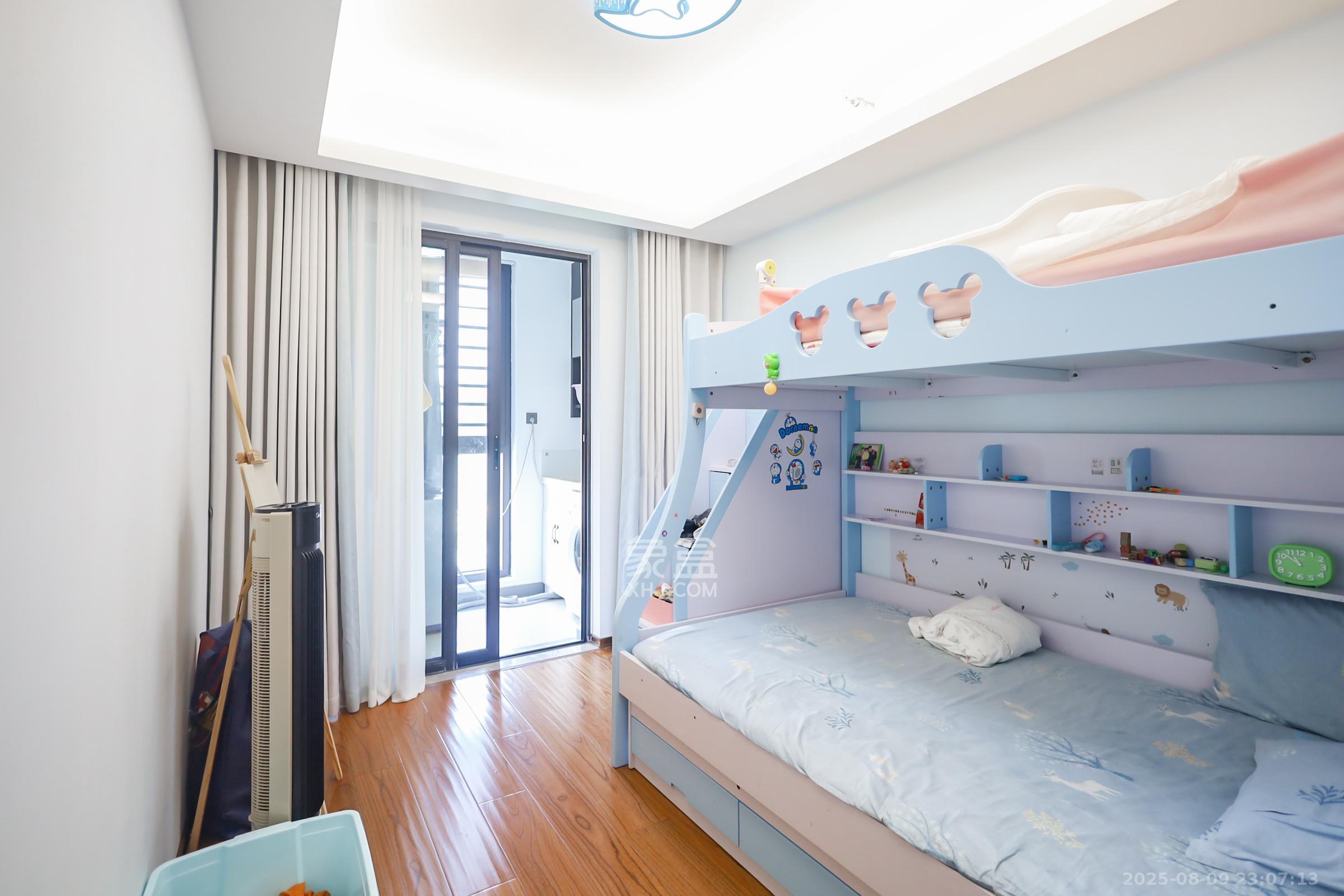 万科里金域国际  4室2厅2卫    498.0万 万科里金域国际  4室2厅2卫    498.0万卧室