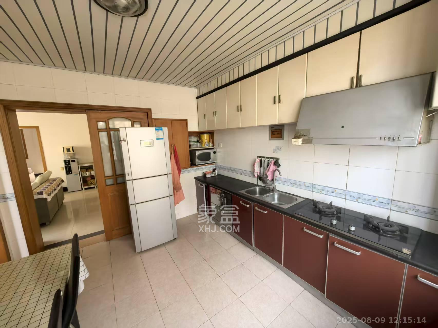 天韵家园 3室2厅2卫 2200.0元/月 天韵家园 3室2厅2卫 2200.0元/月室内图