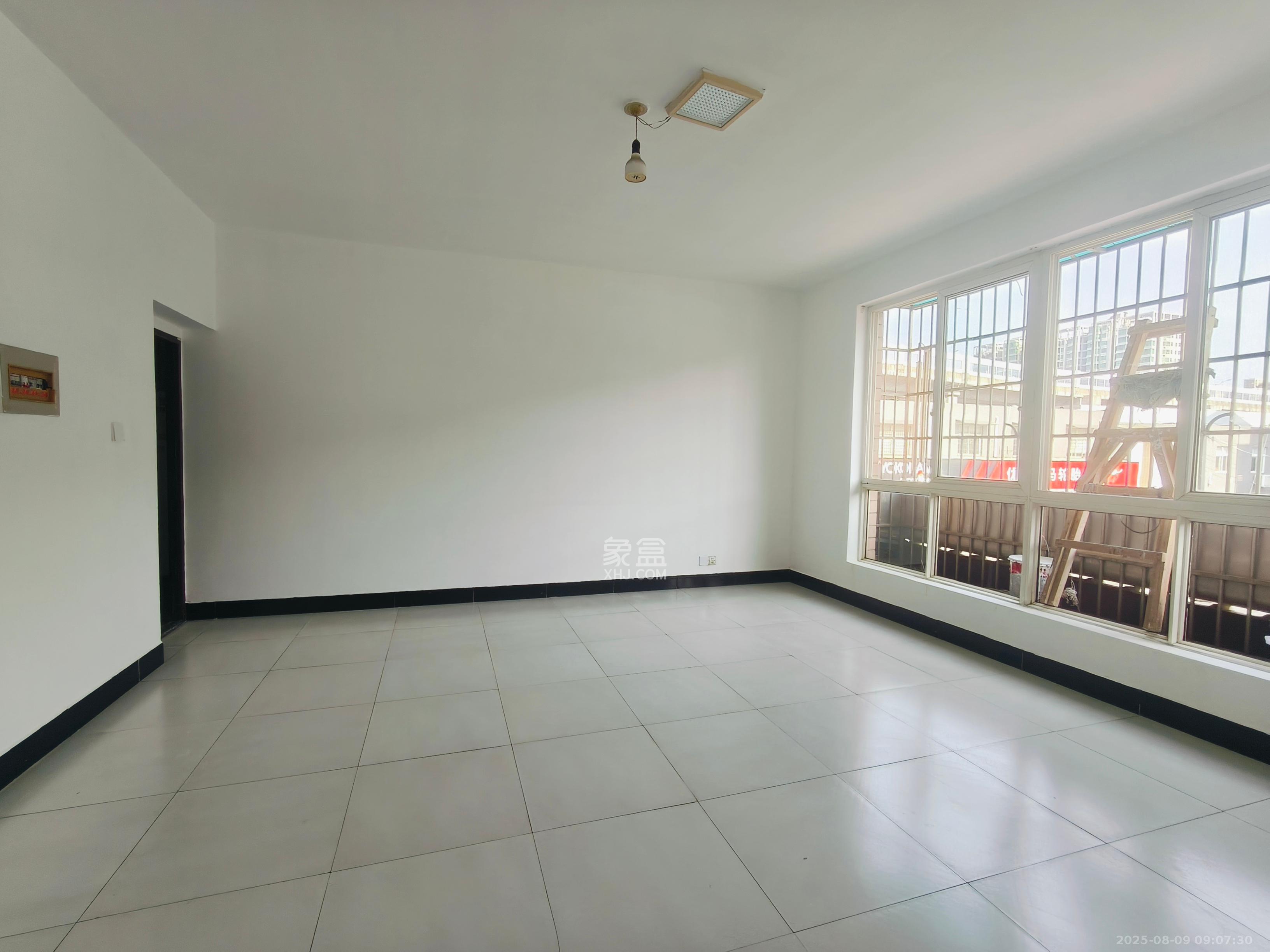 高桥社区高福星小区 2室1厅1卫 1800.0元/月 高桥社区高福星小区 2室1厅1卫 1800.0元/月室内图