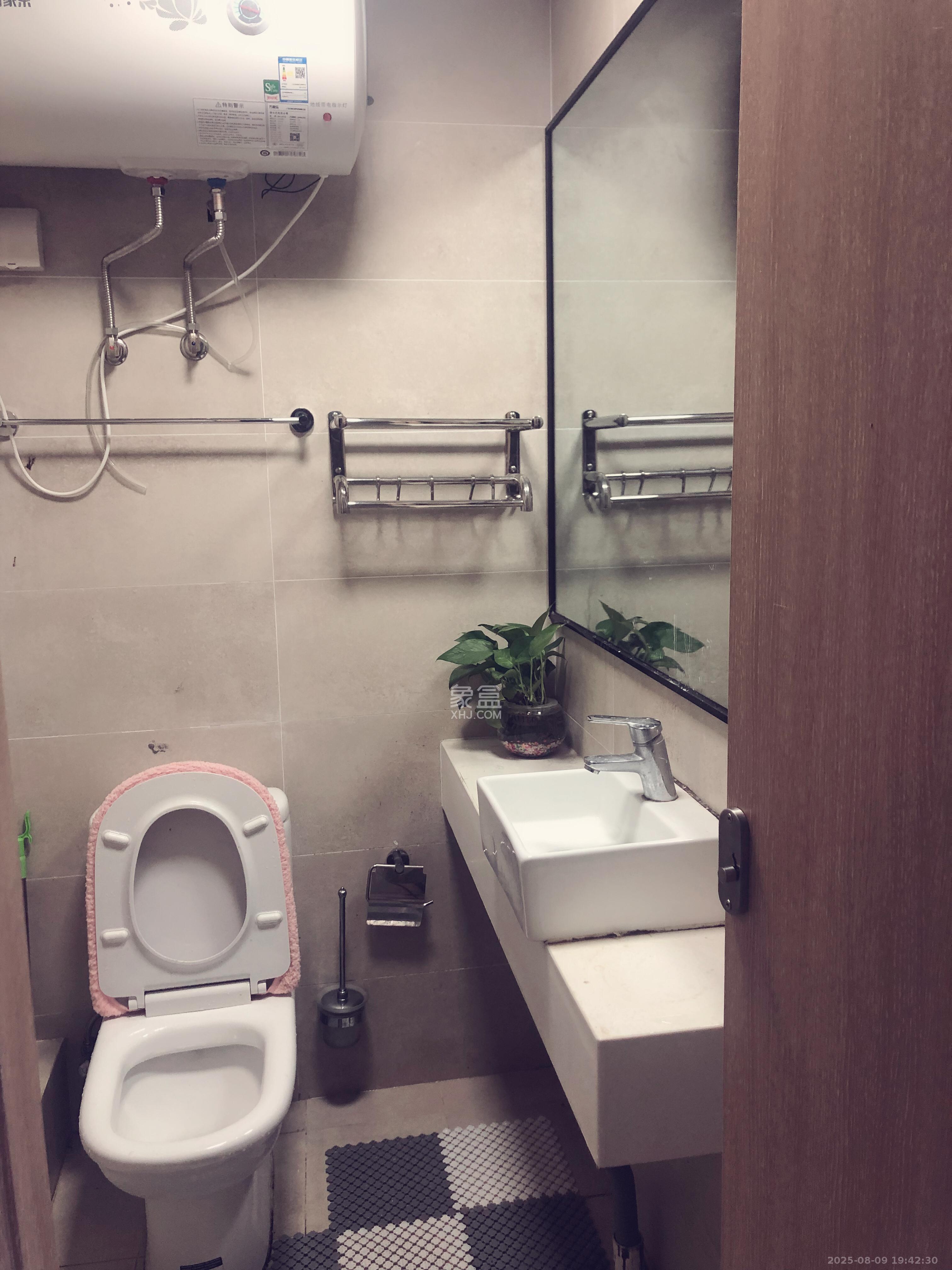 兰亭湾畔  1室0厅1卫    900.0元/月 兰亭湾畔  1室0厅1卫    900.0元/月室内图