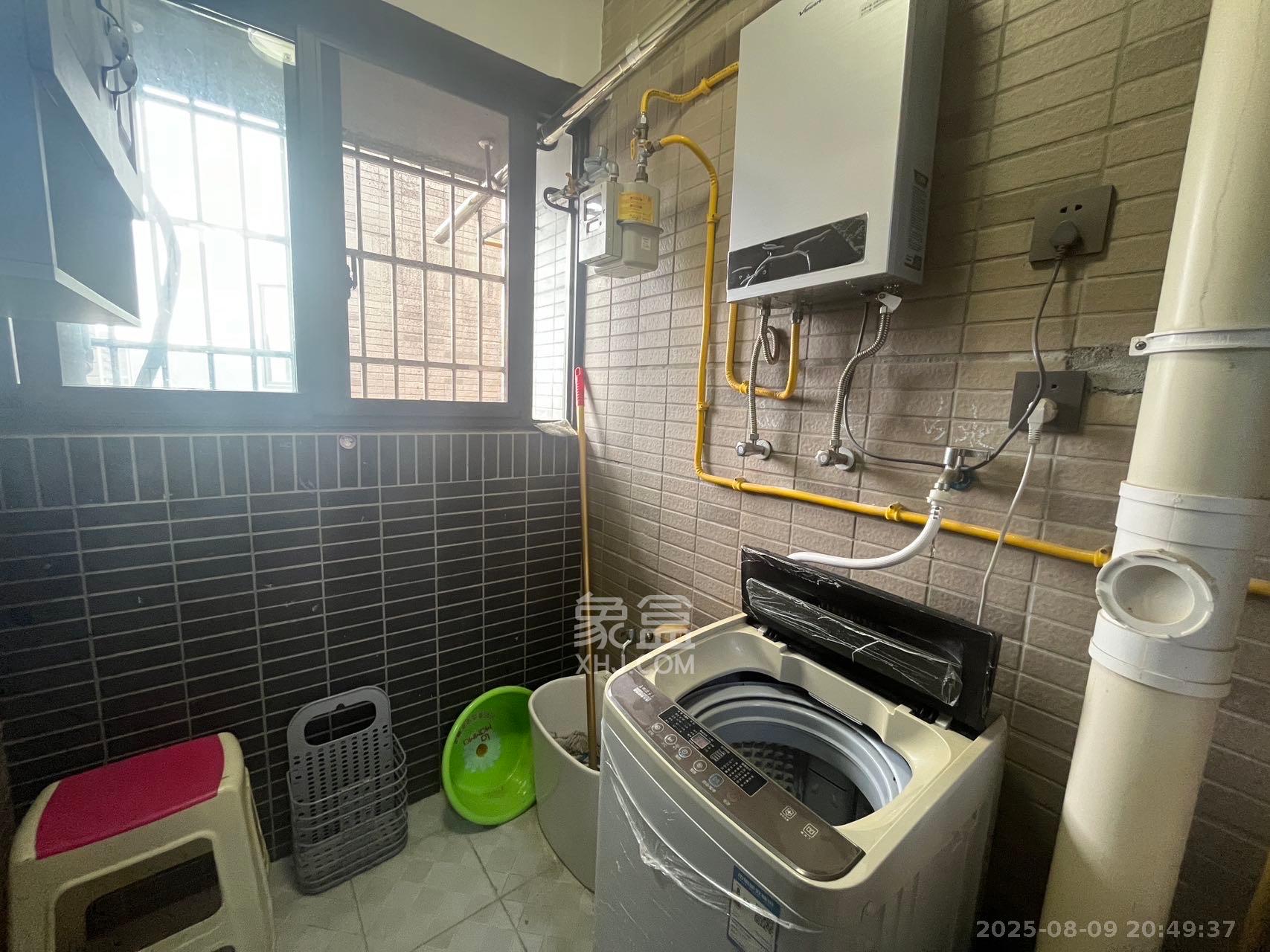 时代倾城三期  2室2厅1卫   1800.00元/月室内图