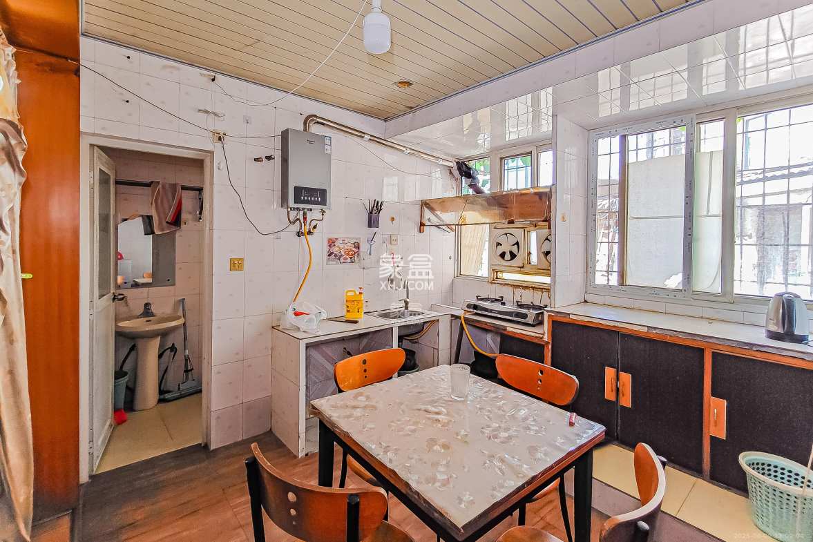 天心路散盘 2室1厅1卫 58.0万 天心路散盘 2室1厅1卫 58.0万厨房