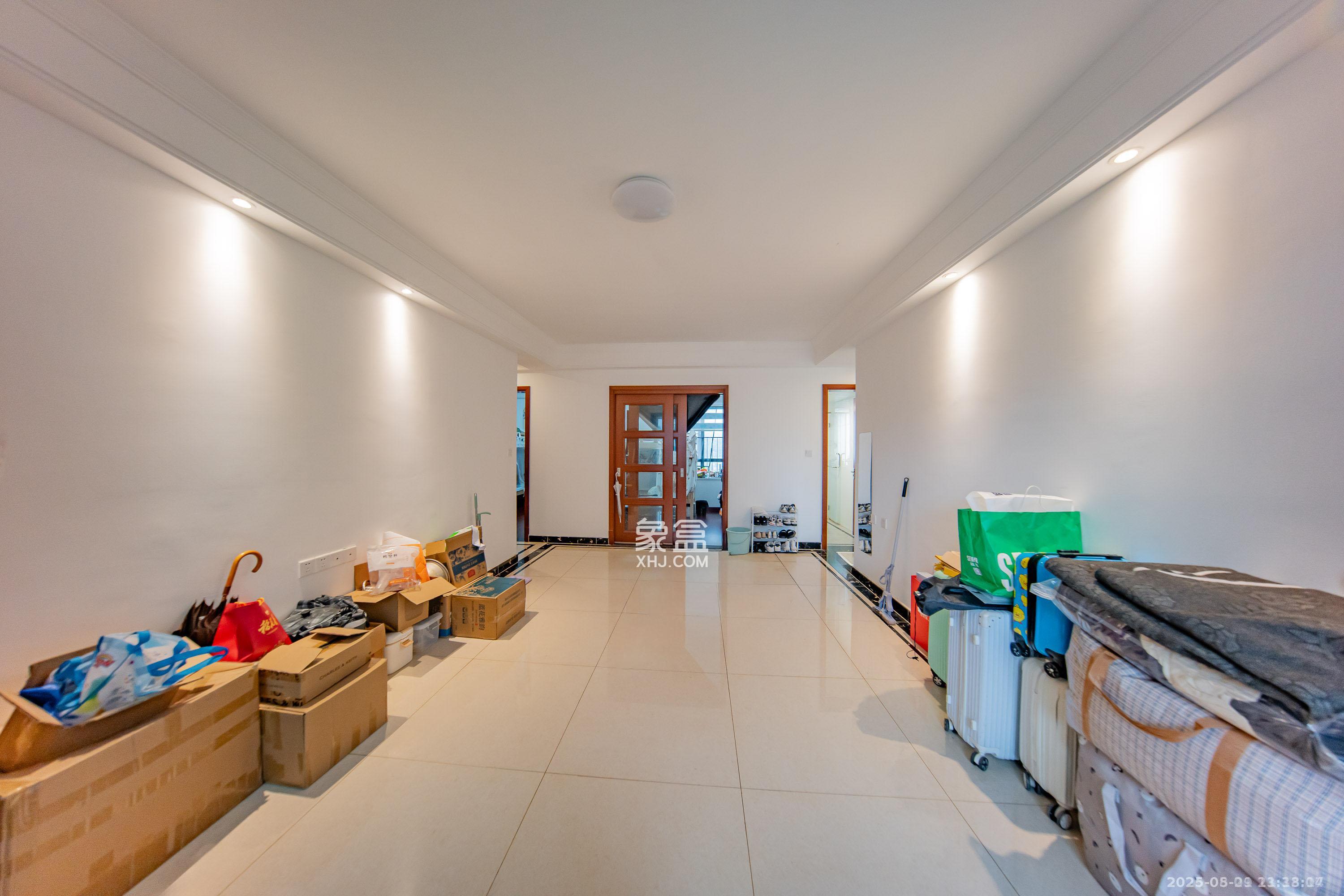 中海国际二期 3室2厅2卫 2100.0元/月 中海国际二期 3室2厅2卫 2100.0元/月室内图