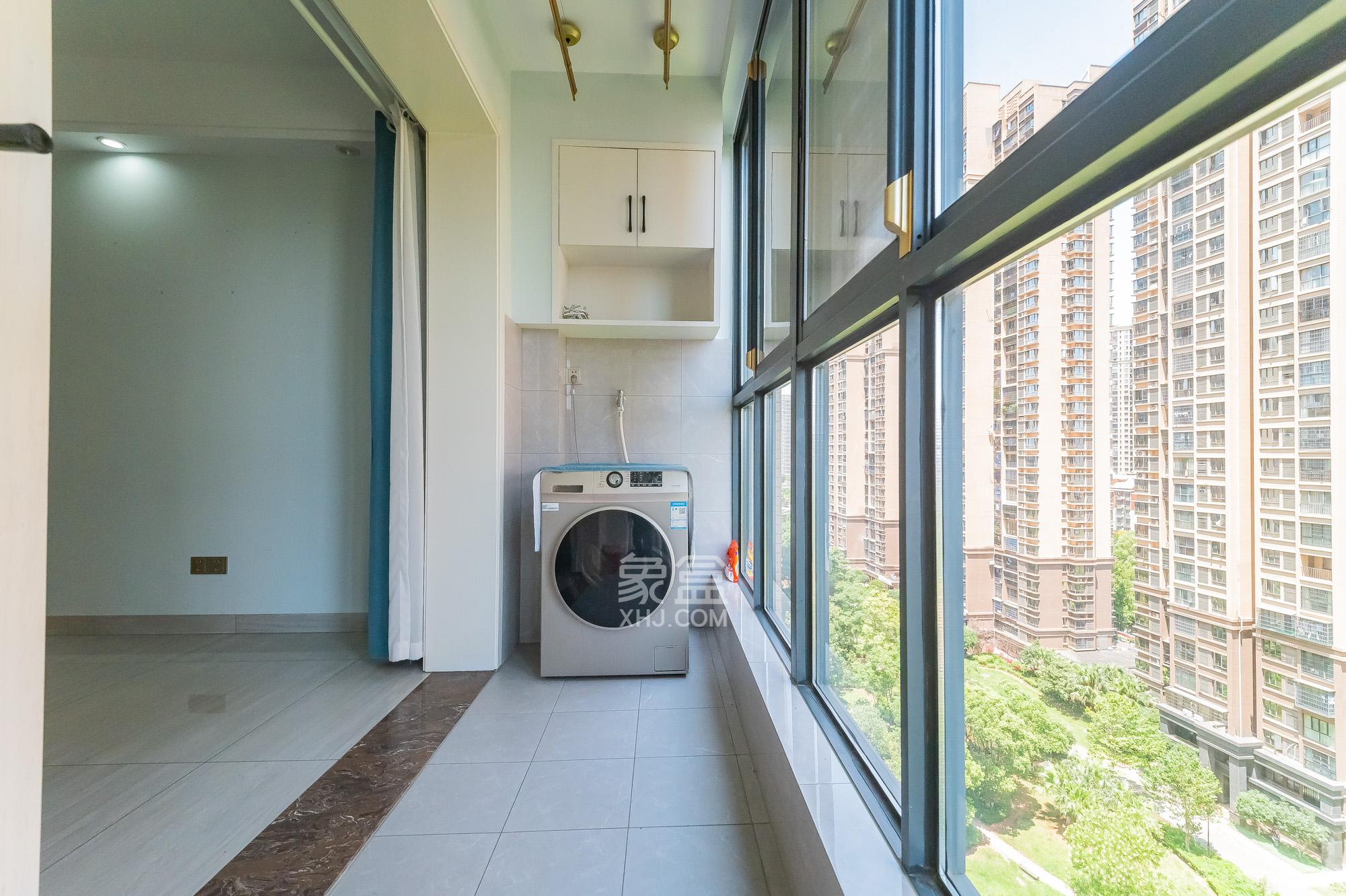 深业睿城  4室2厅2卫    127.0万 深业睿城  4室2厅2卫    127.0万阳台