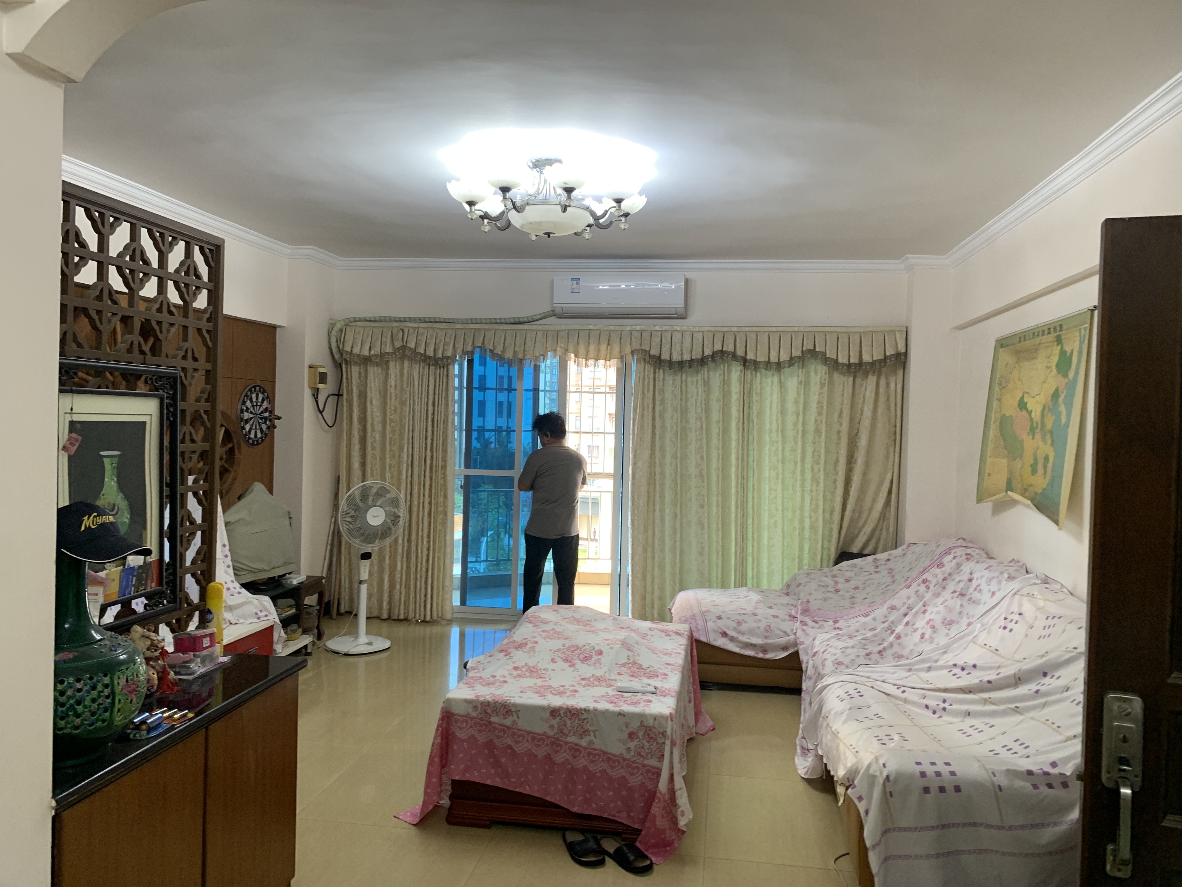 广昌花园 4室2厅2卫 154.0万 广昌花园 4室2厅2卫 154.0万客厅