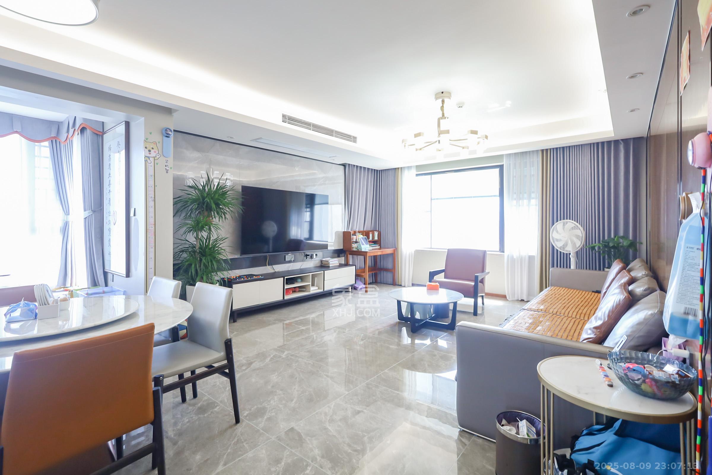 万科里金域国际  4室2厅2卫    498.0万 万科里金域国际  4室2厅2卫    498.0万客厅